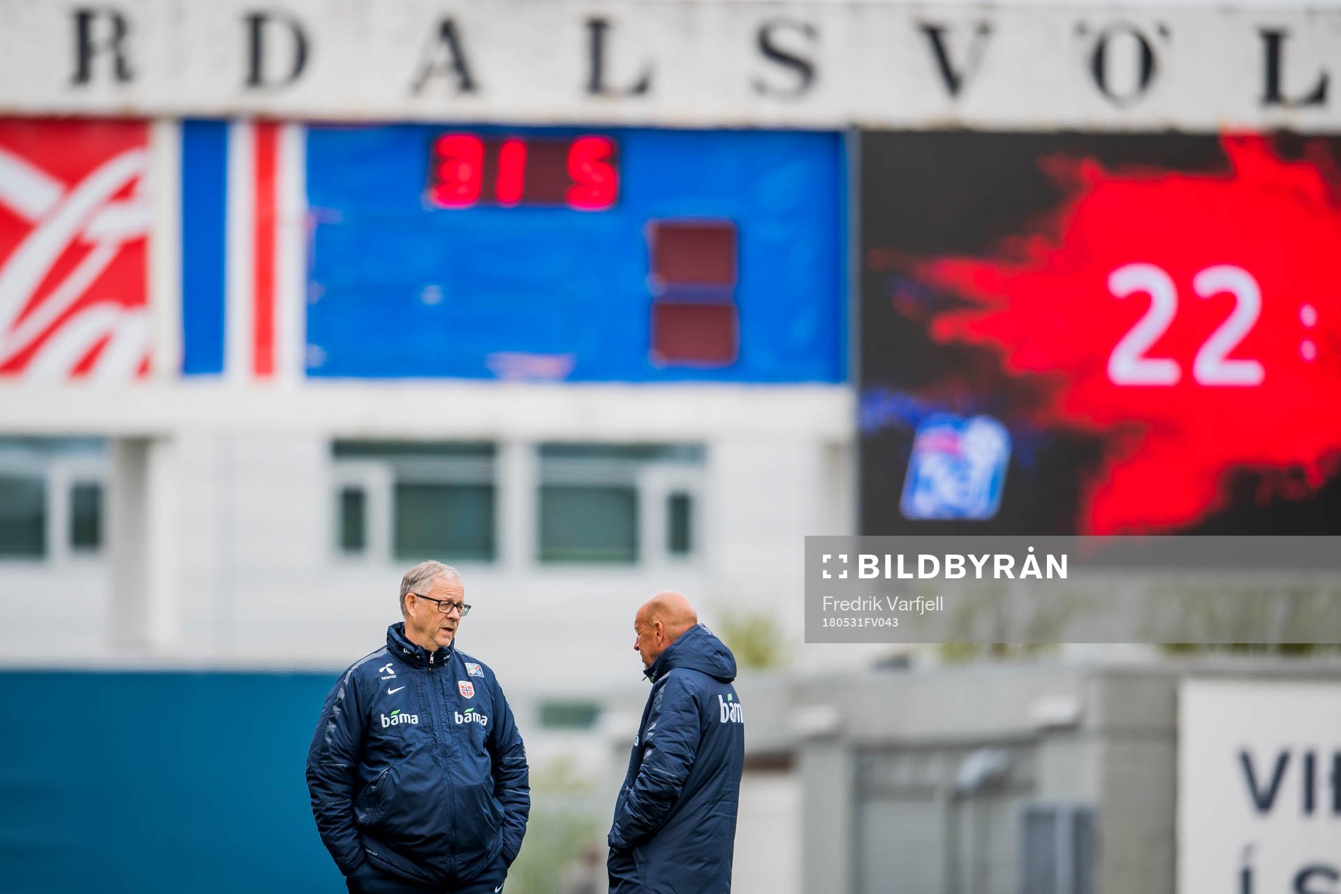 Lars Lagerbäck, head coach of Norway, and Nils Johan Semb,