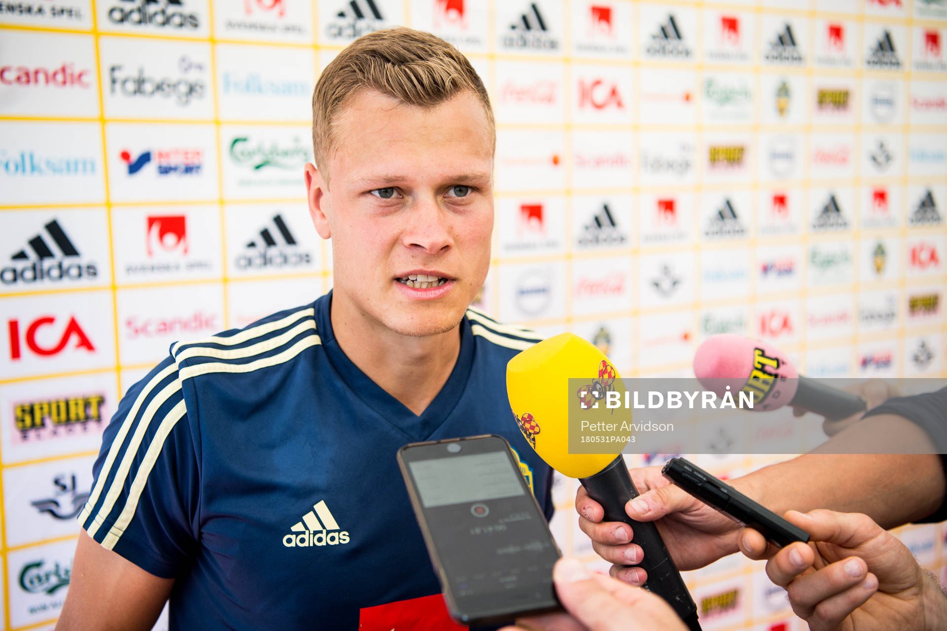 Viktor Claesson i mixed zone