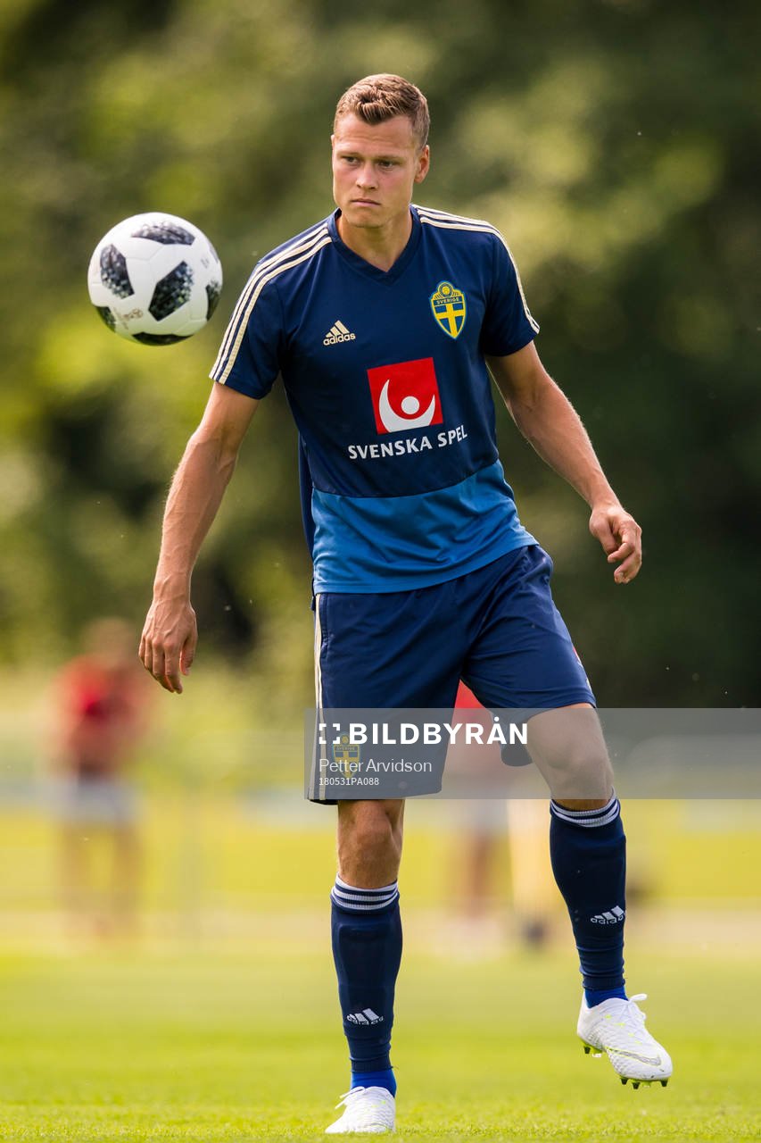 Viktor Claesson