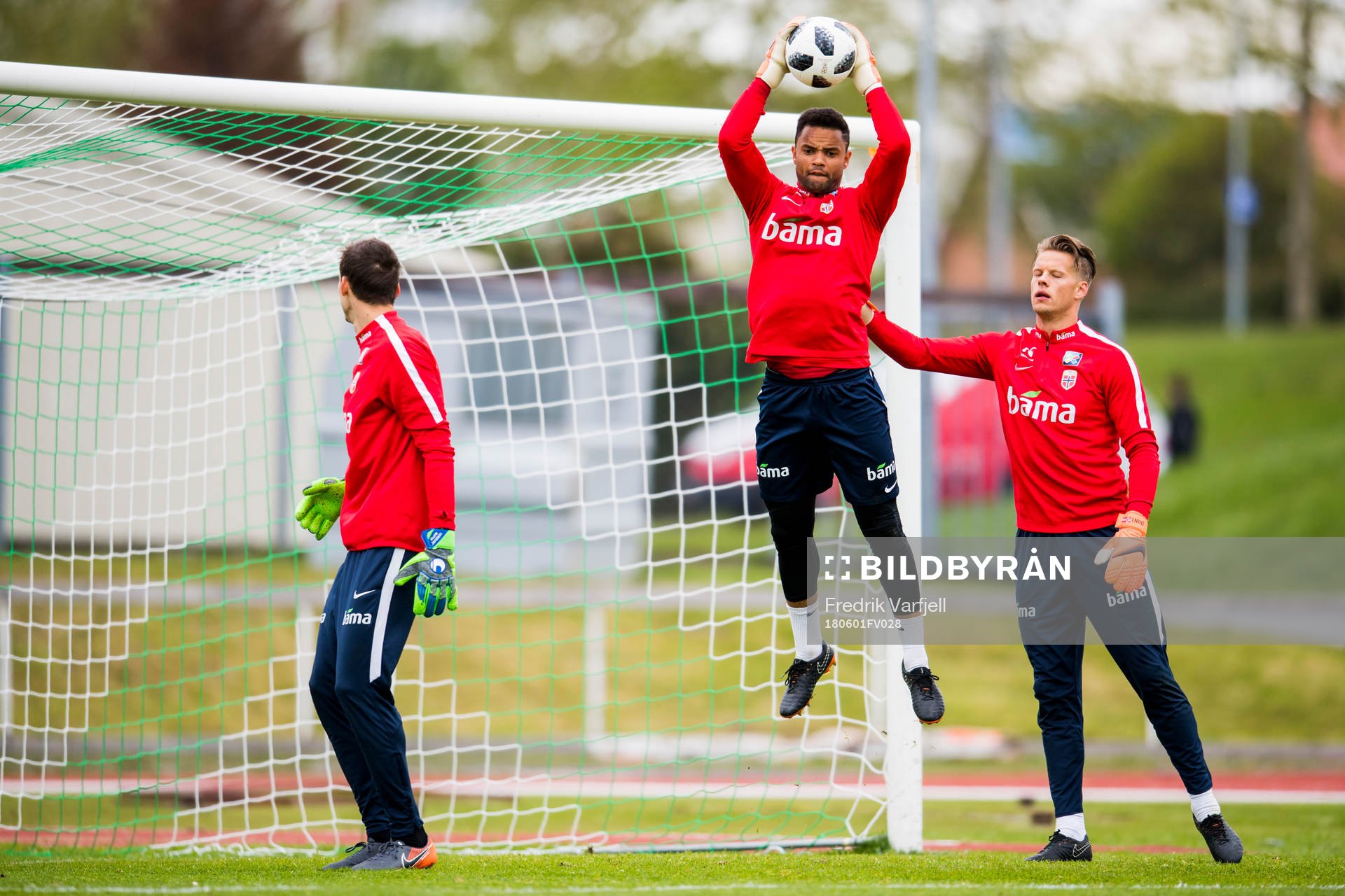 Goalkeeper Rune Almenning Jarstein, goalkeeper Sten