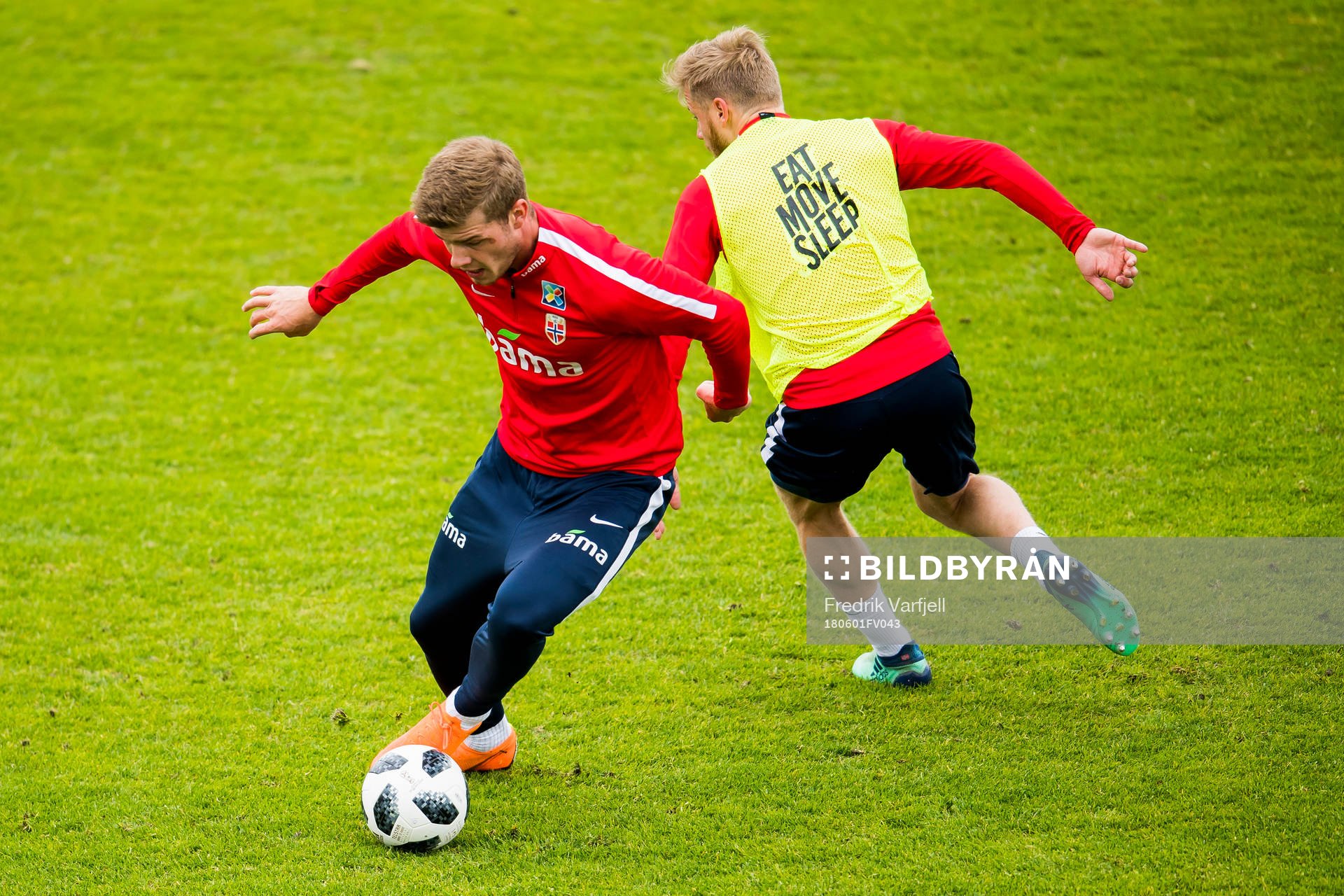 Alexander Sørloth and Fredrik Midtsjø of Norway