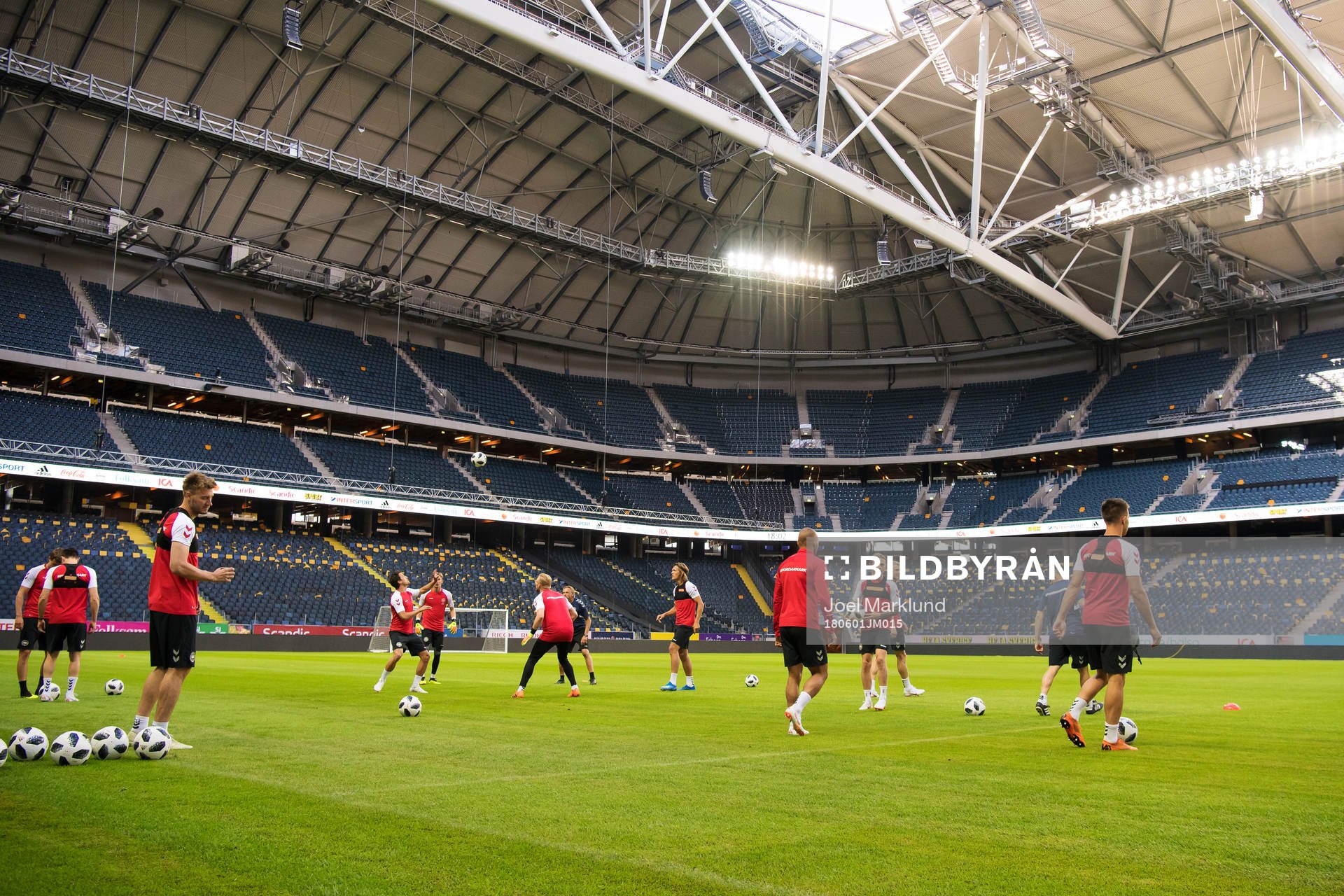 Danmarks fotbollslandslag tränar på Friends Arena