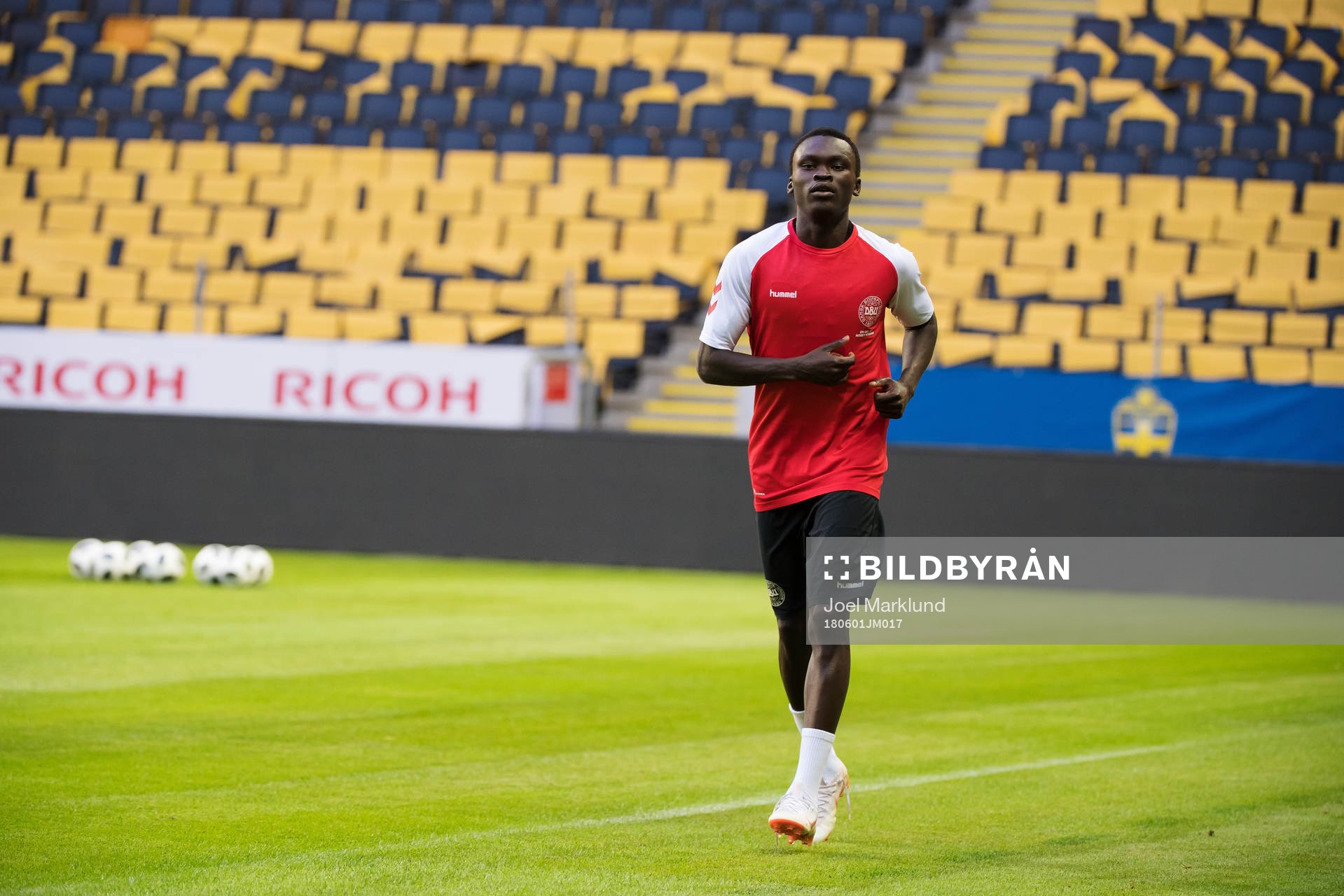 Pione Sisto