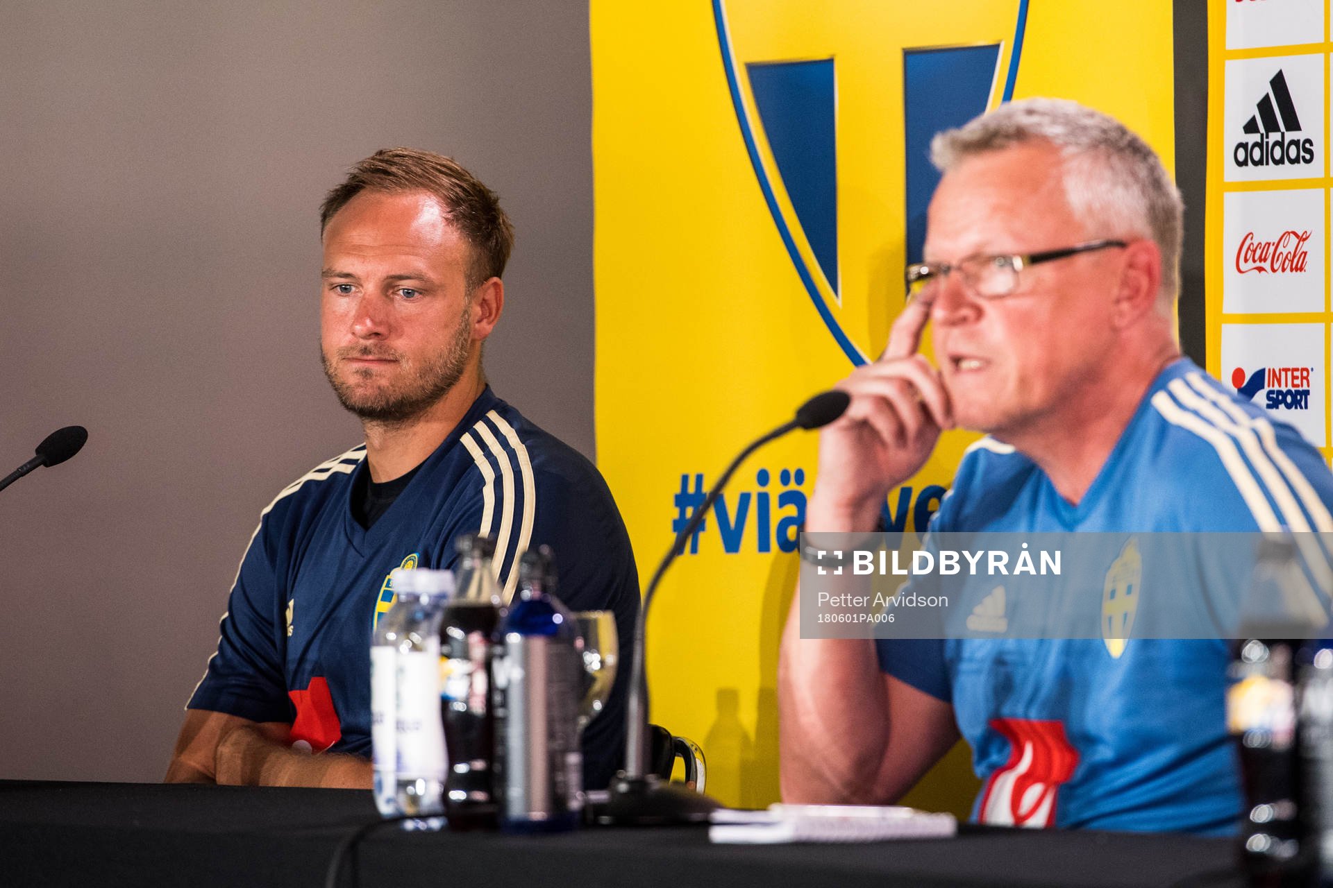 Sveriges Andreas Granqvist och förbundskapten Janne