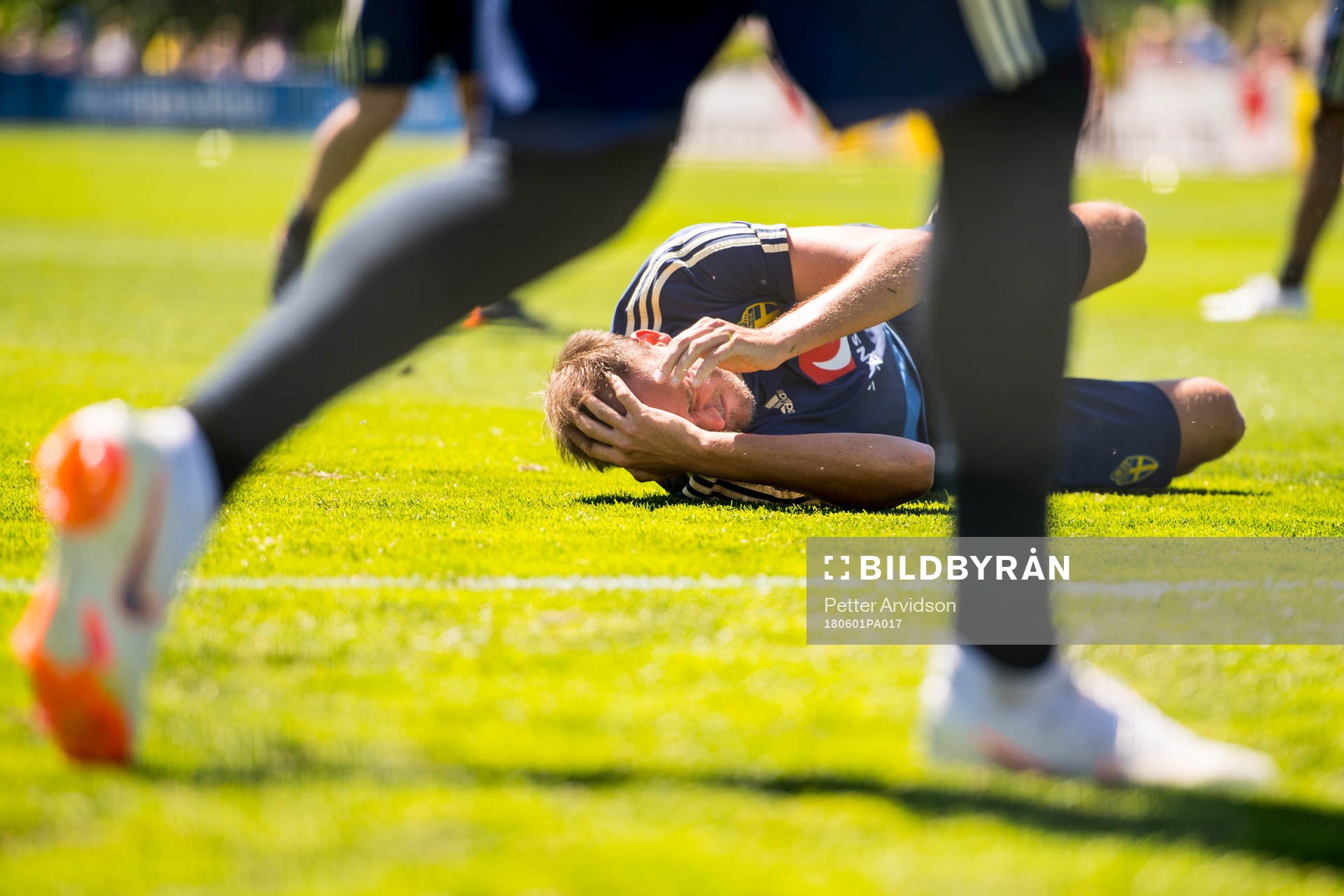 Andreas Granqvist grinar illa