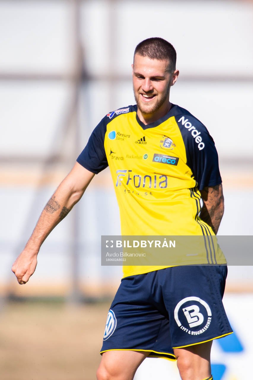 Ängelholms Oliver Stojanovic Fredin jublar under fotbollsmatchen i Division 1 Södra mellan Ängelholm och Utsikten den 2 juni 2018 i Ängelholm.
