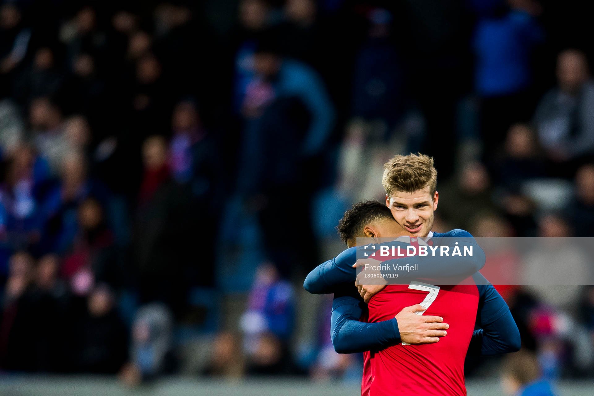 Alexander Sørloth and Joshua King of Norway celebrates