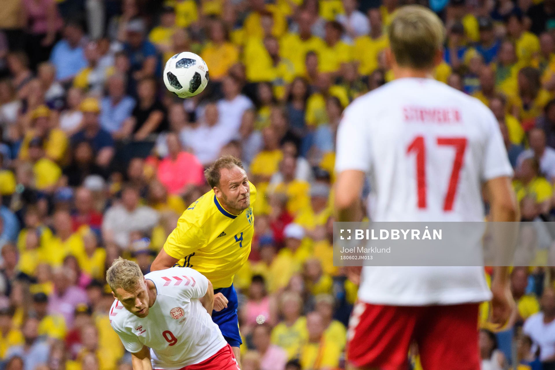 Danmarks Nicolai Jörgensen i nickduell med Sveriges