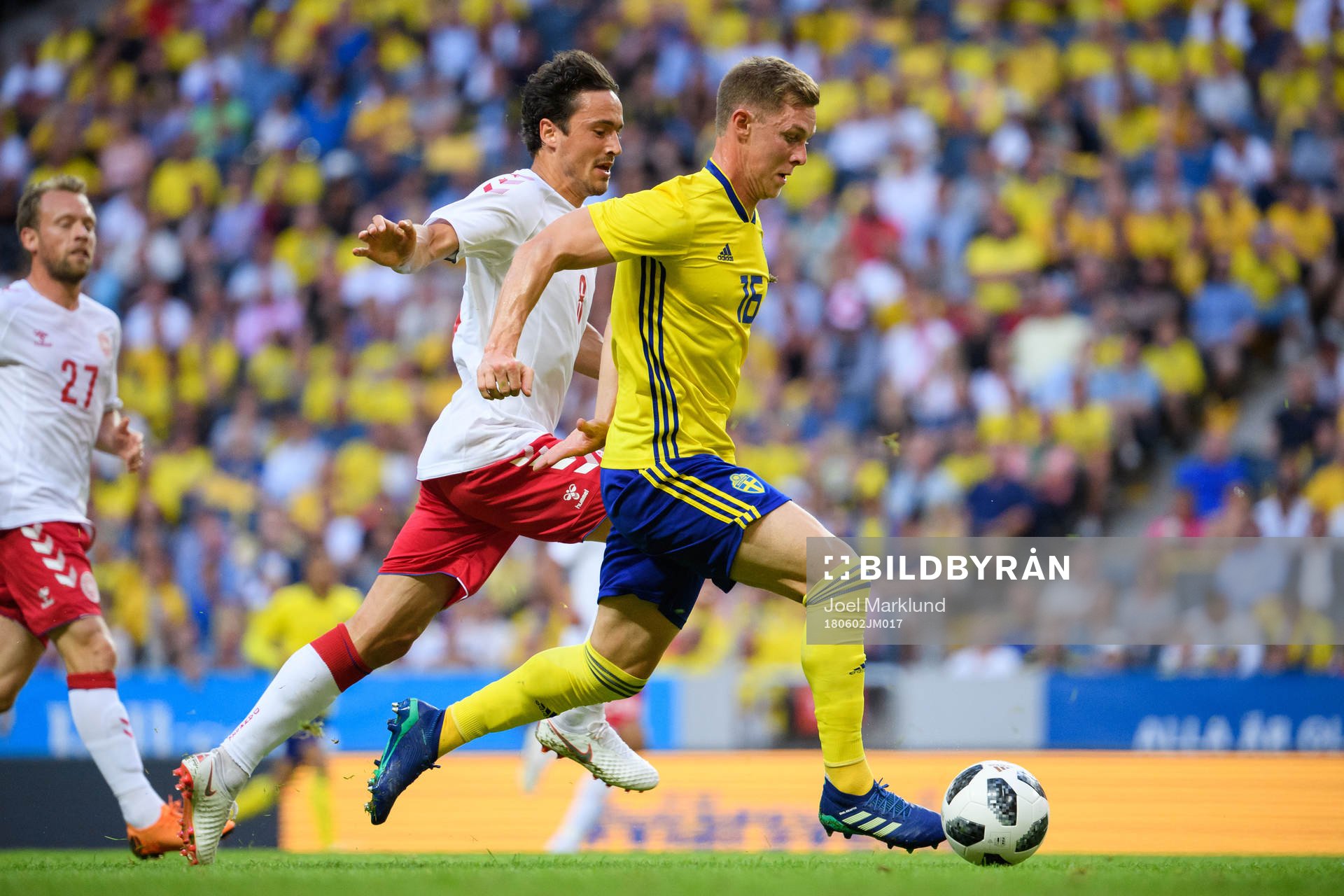 Danmarks Thomas Delaney och Sveriges Emil Krafth