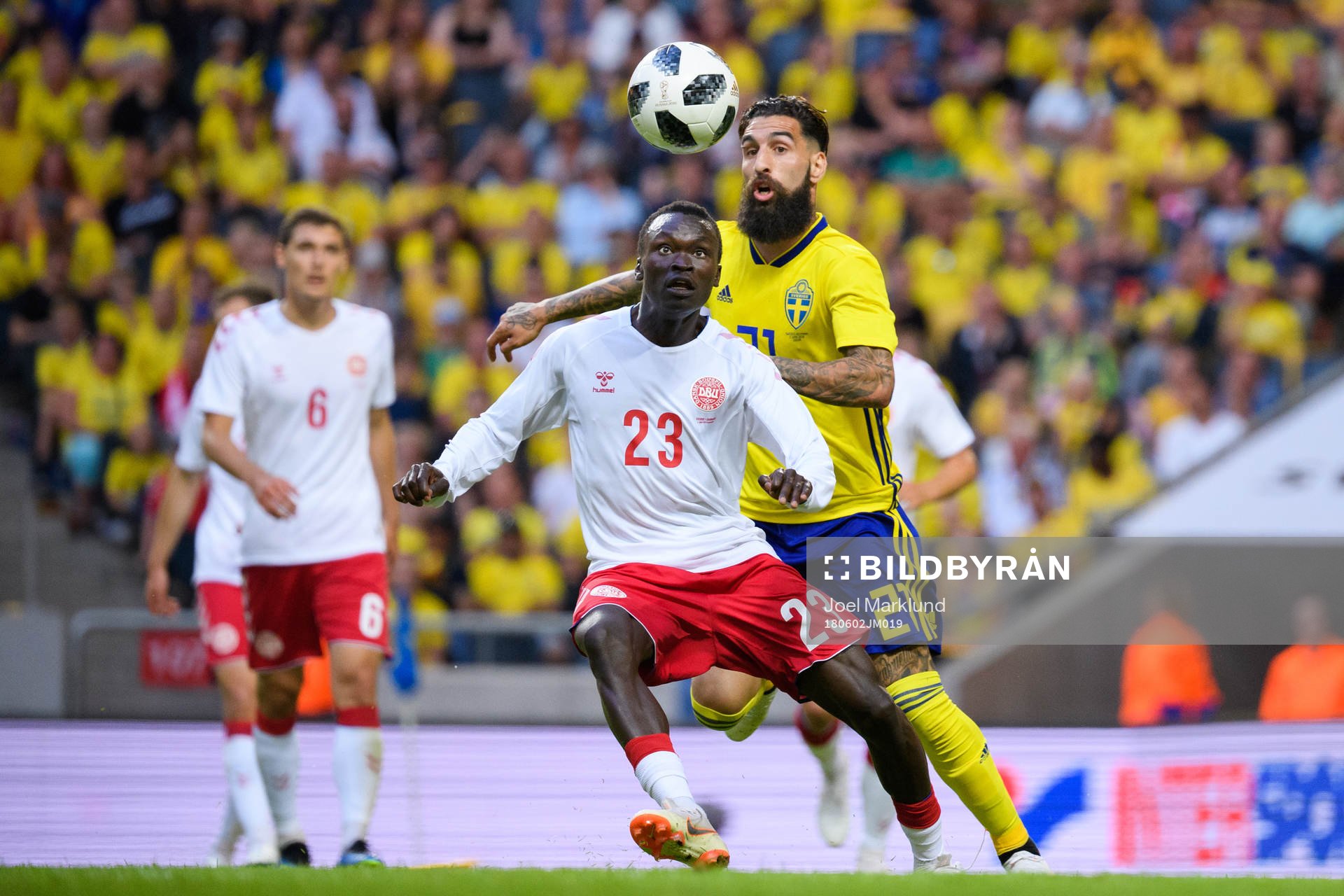 Danmarks Pione Sisto och Sveriges Jimmy Durmaz