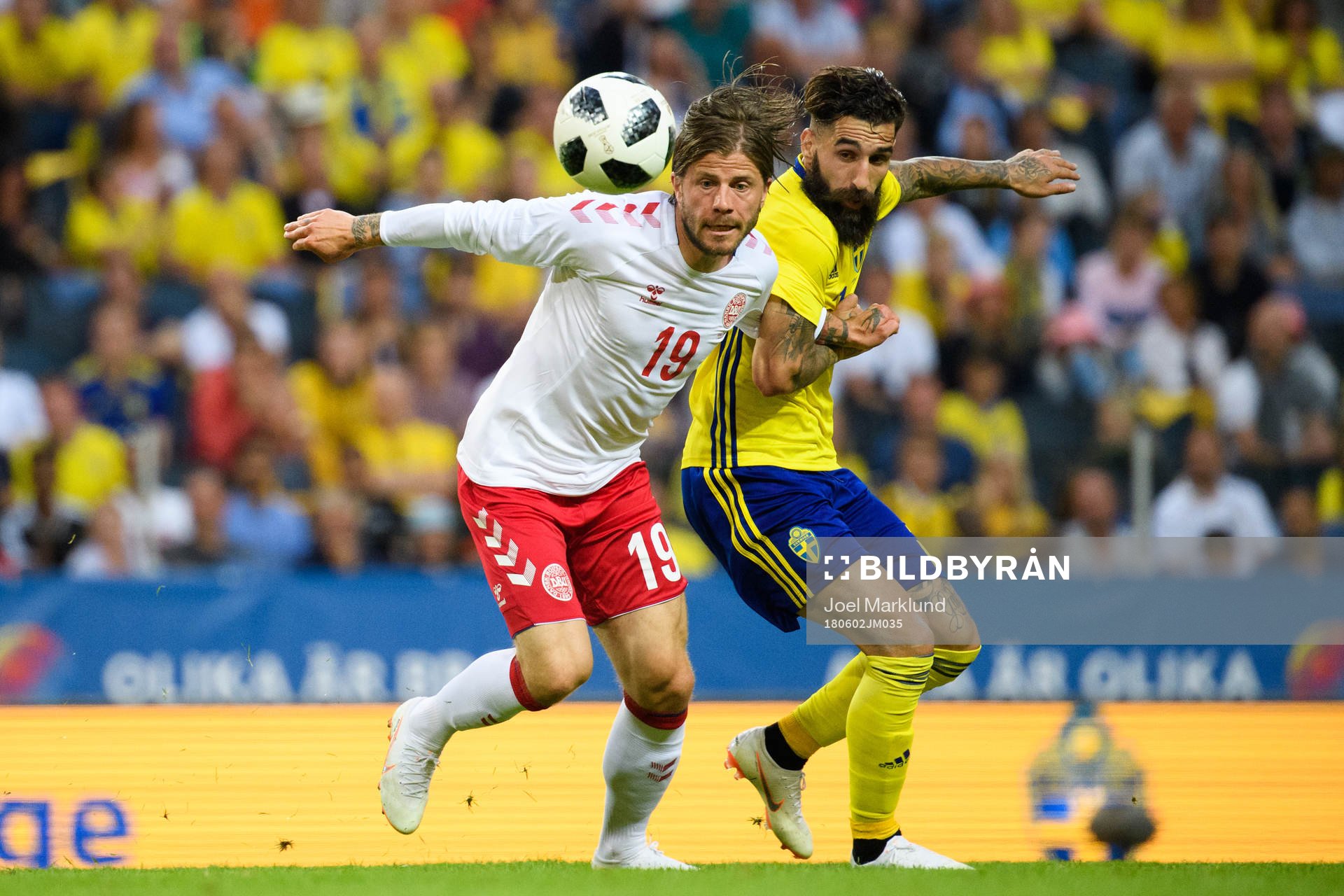 Danmarks Lasse Schöne och Sveriges Jimmy Durmaz