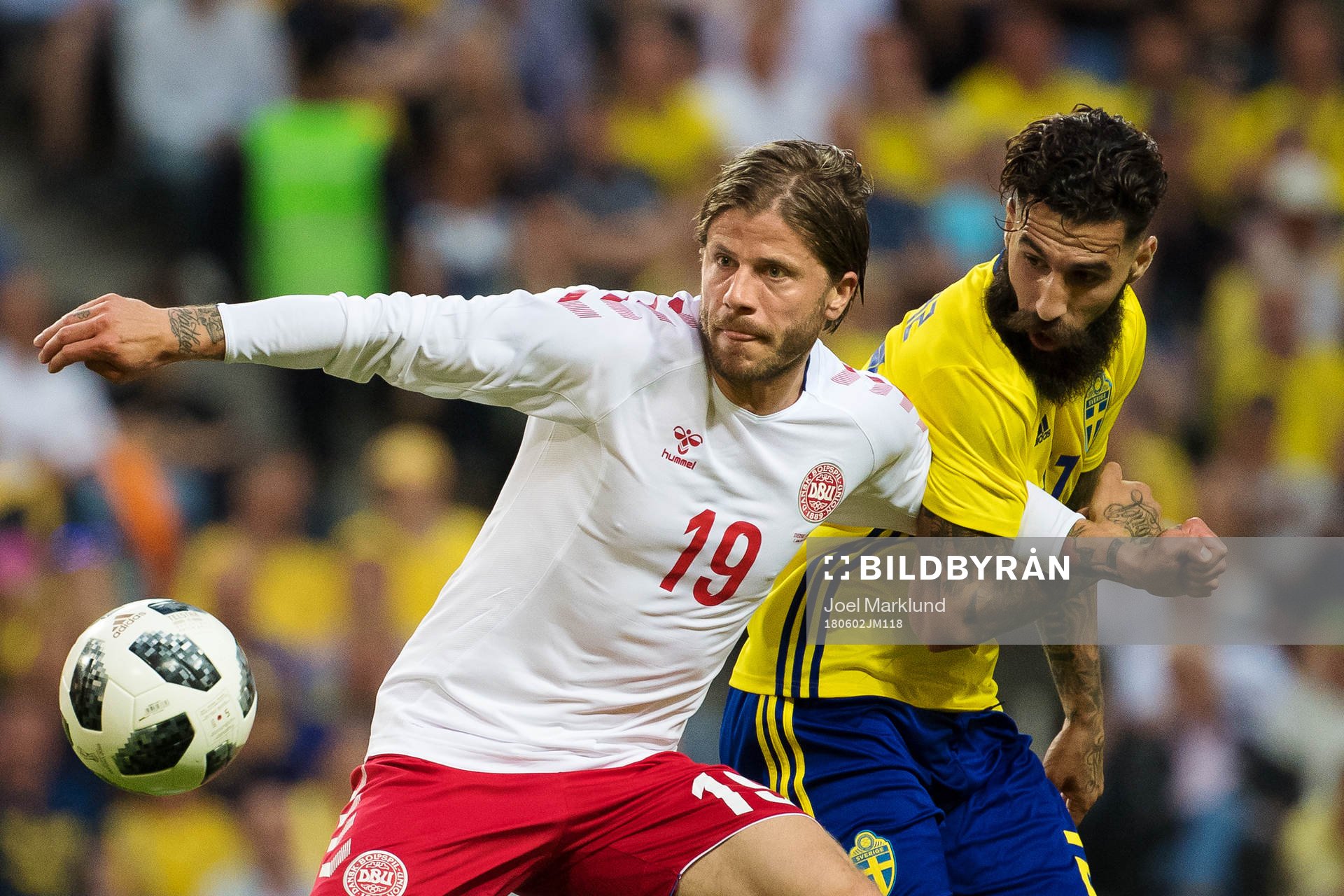 Danmarks Lasse Schöne och Sveriges Jimmy Durmaz