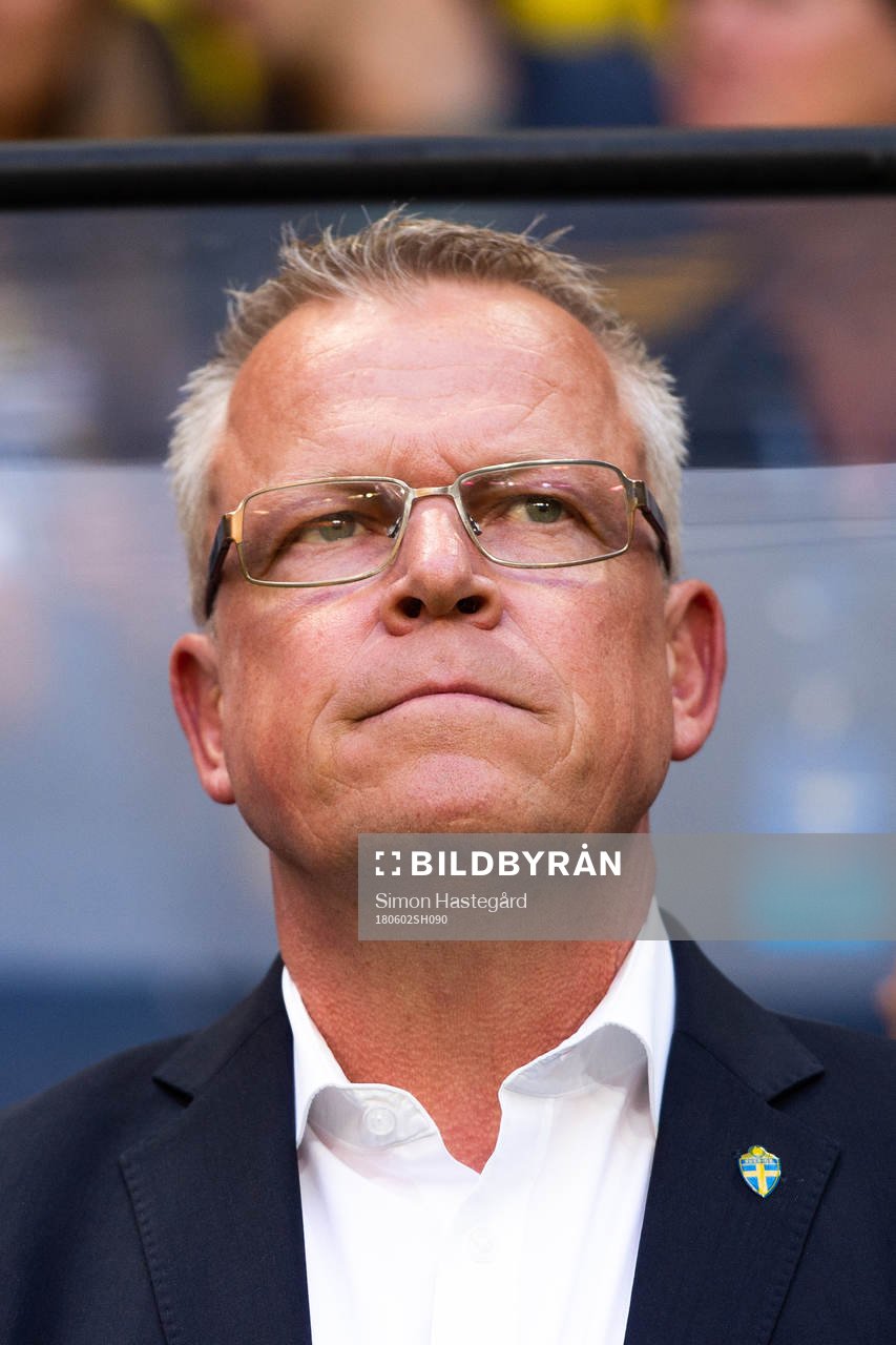 Sveriges förbundskapten Janne Andersson före  träningslandskampen i fotboll mellan Sverige och Danmark den 2 juni 2018 i Stockholm.