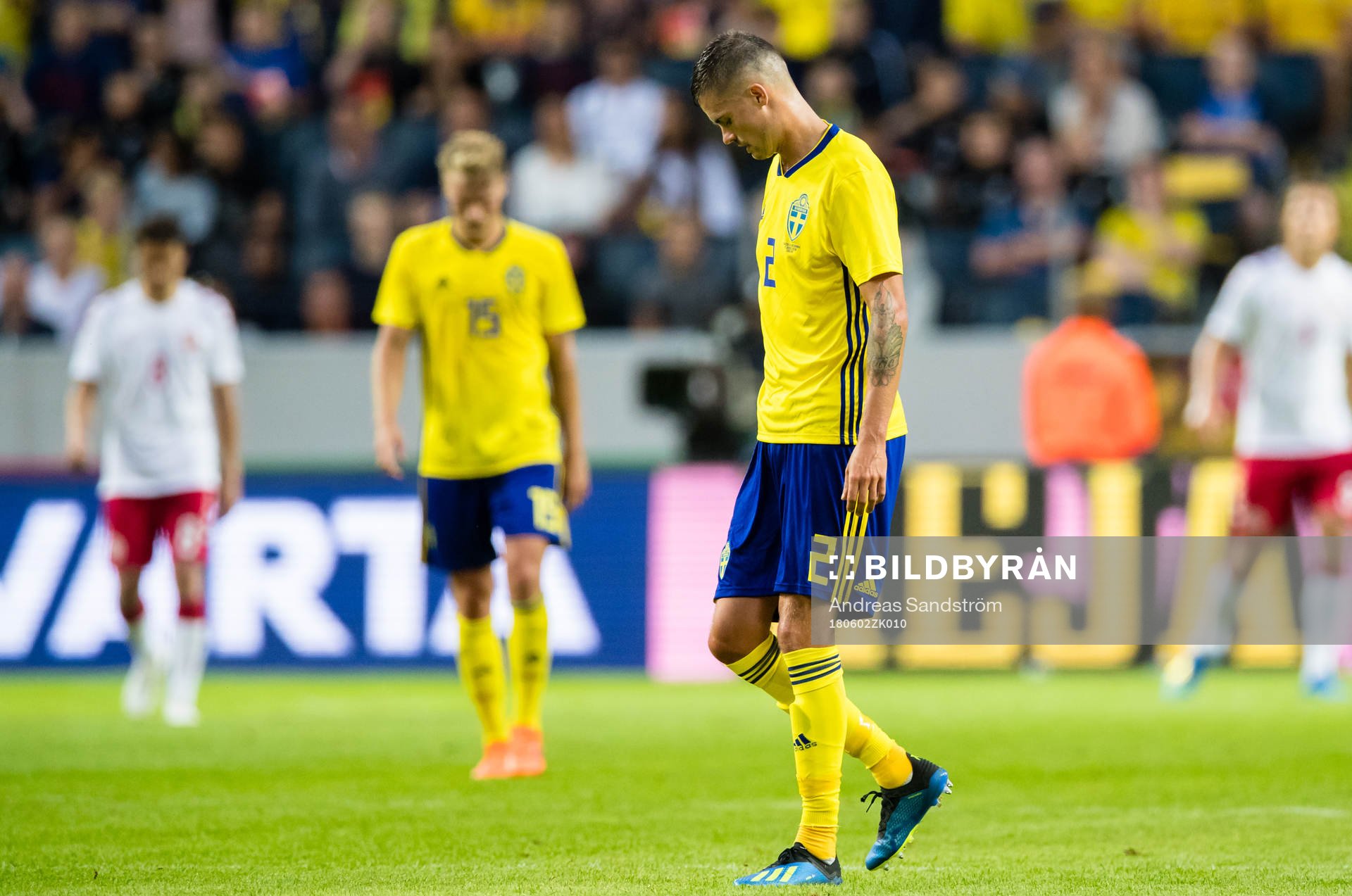 Sveriges Mikael Lustig deppar