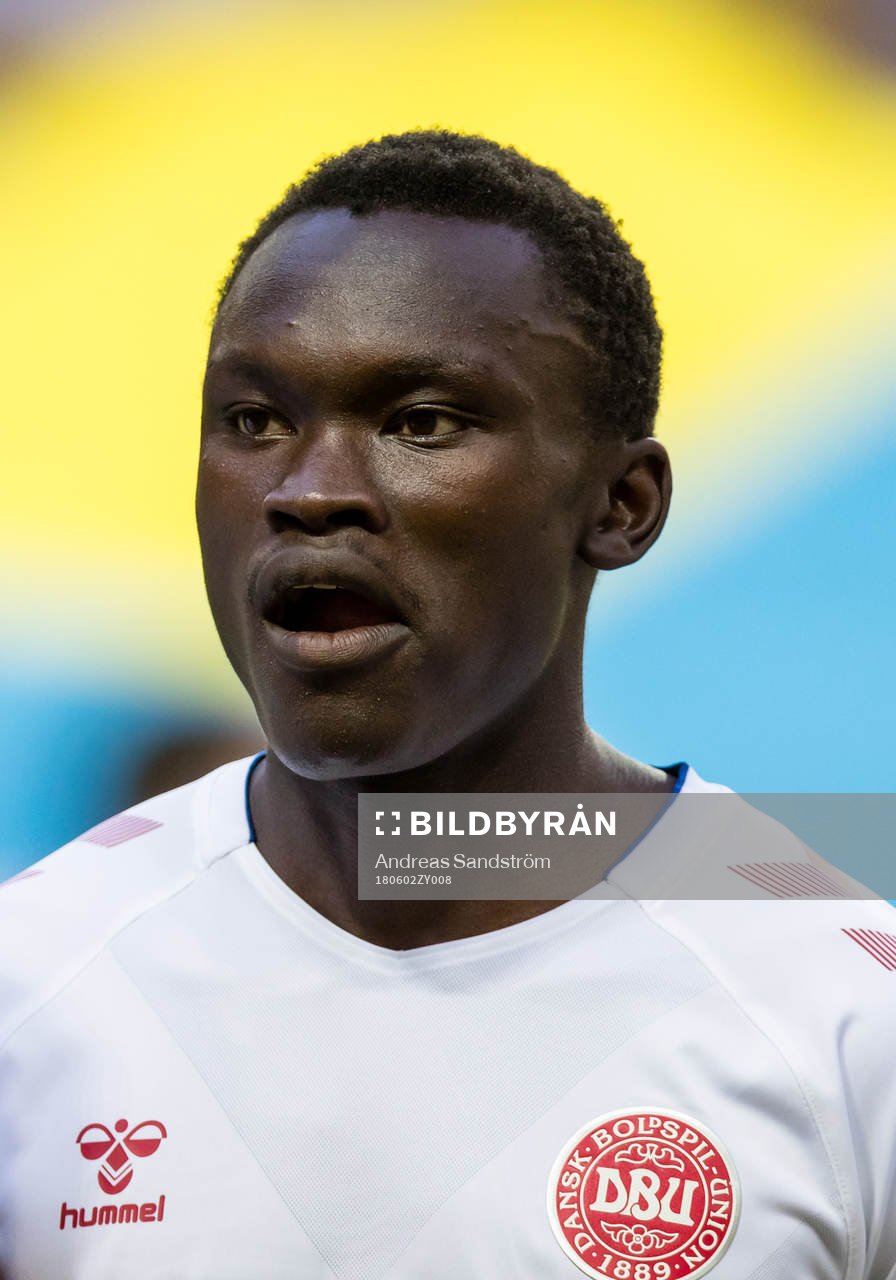 Danmarks Pione Sisto före träningslandskampen i fotboll