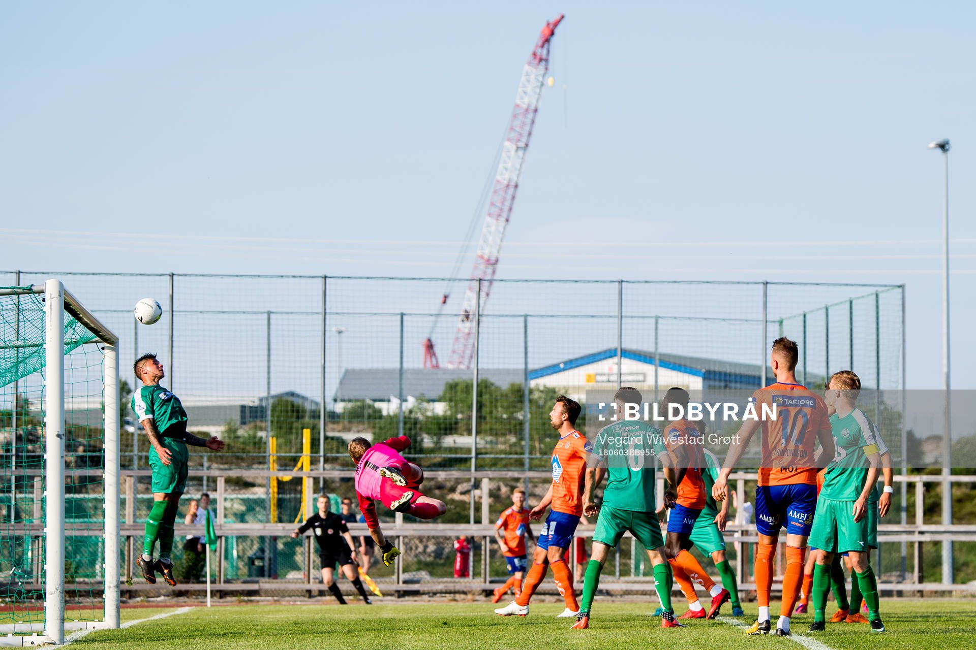 Alexander Dang of Nest-Sotra saves the ball