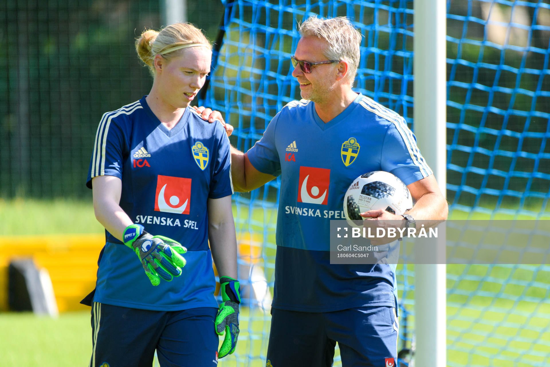 Målvakt Hedvig Lindahl och målvaktstränare Tomas