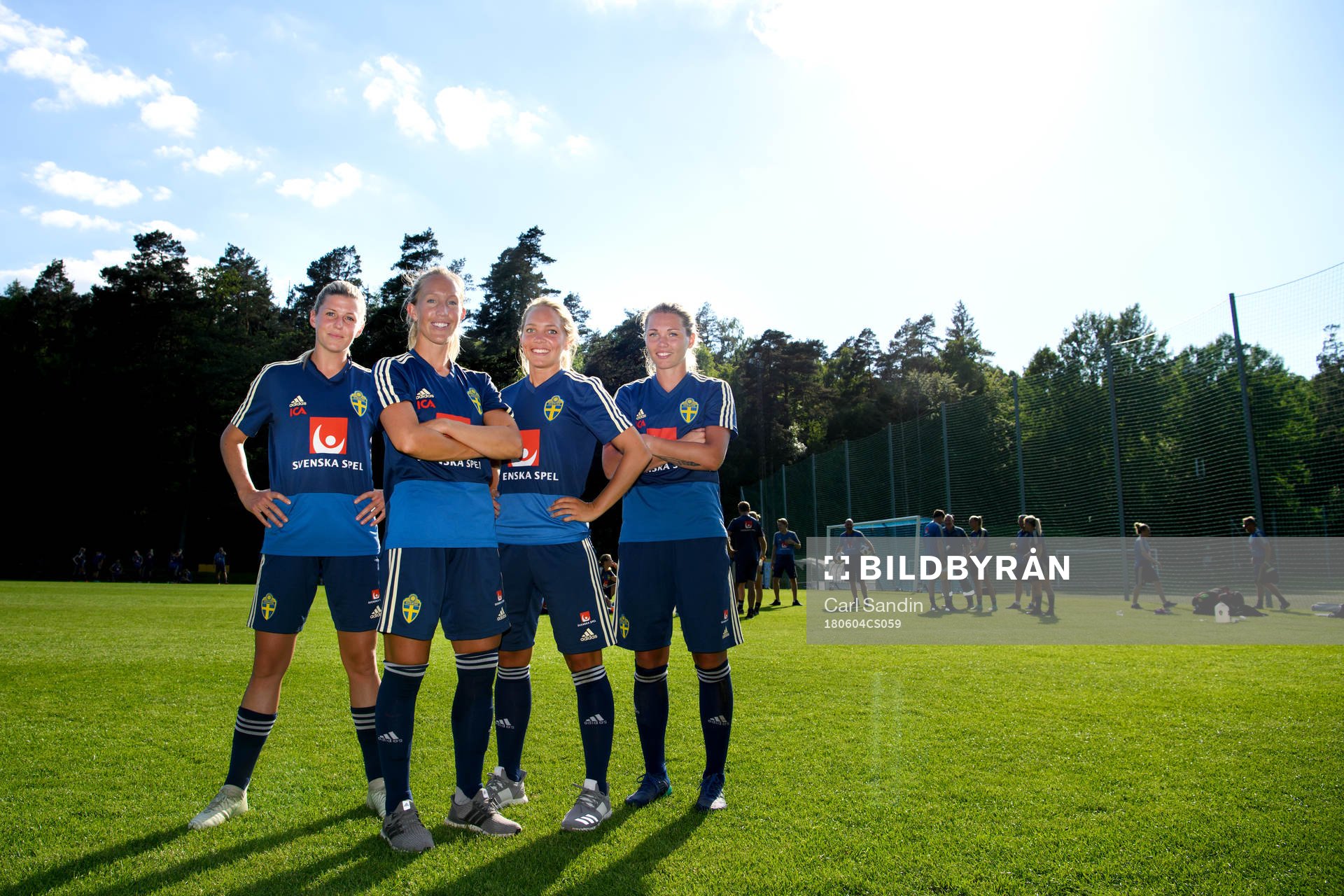 Olivia Schough, Julia Roddar, Elin Rubensson och målvakt