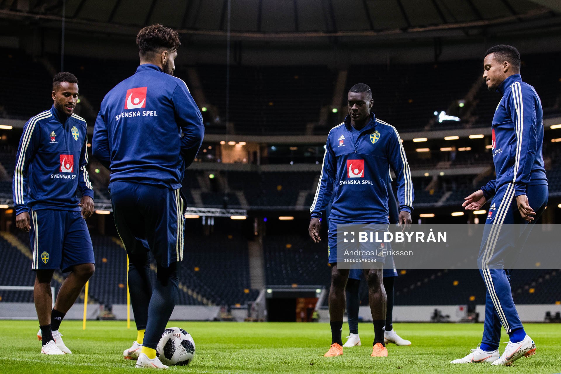 Sveriges Isaac Keise Thelin, Jimmy Durmaz, Ken Sema och