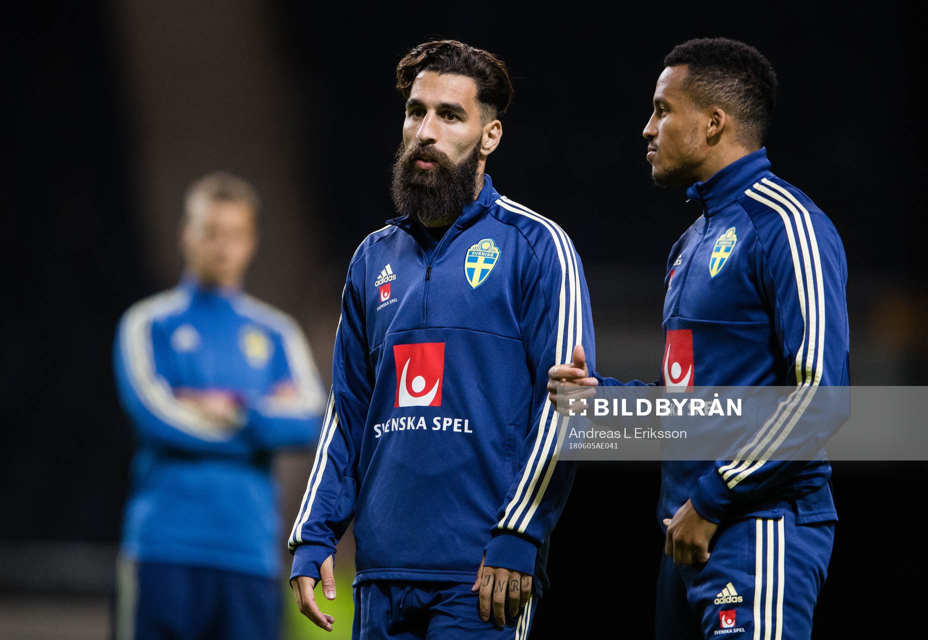 Sveriges Jimmy Durmaz och Martin Olsson