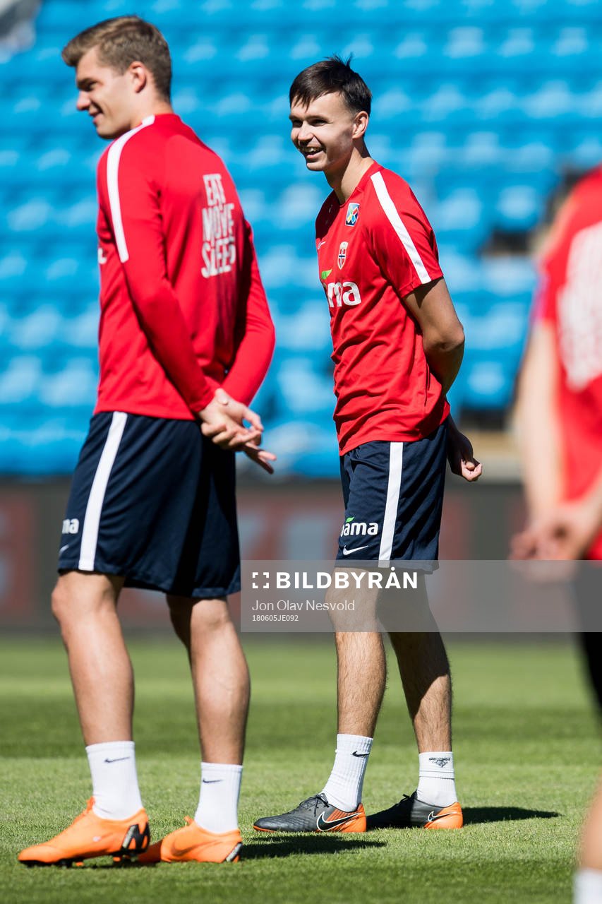 Alexander Sørloth and Ole Kristian Selnæs of Norway
