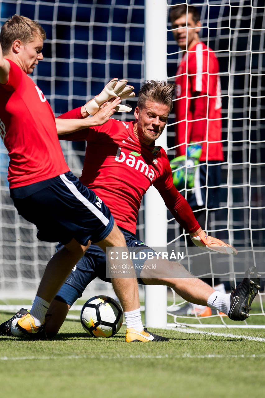 Sigurd Rosted and goalkeeper Ørjan Nyland of Norway