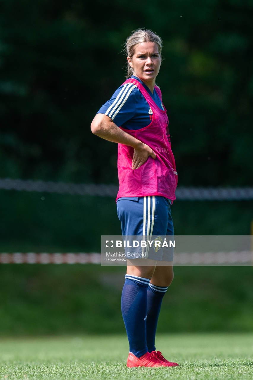 Hanna Folkesson under en träning med det svenska damlandslaget i fotboll den 5 juni 2018 i Göteborg.