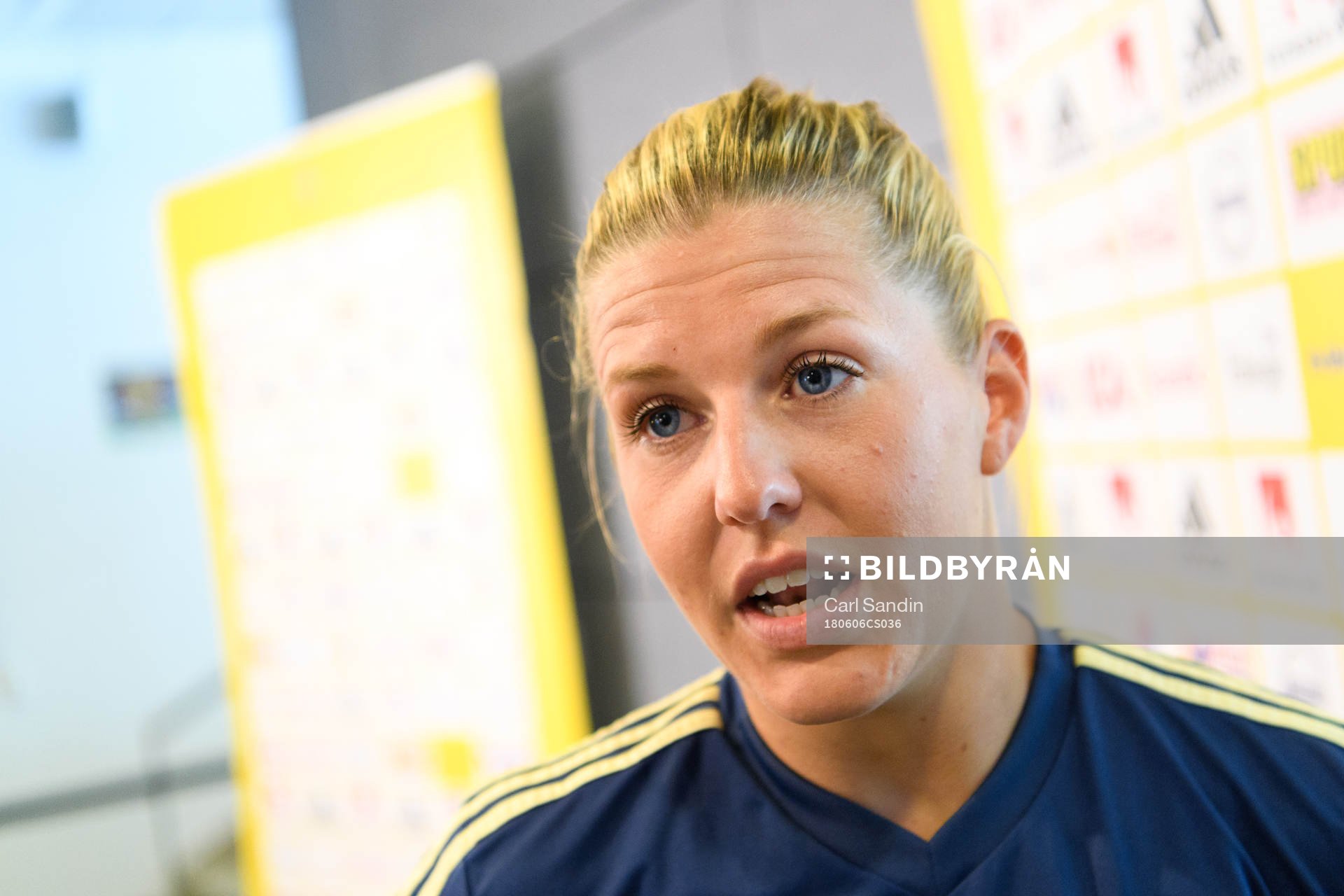 Olivia Schough blir intervjuad efter en träning med det svenska damlandslaget i fotboll den 6 juni 2018 i Göteborg.