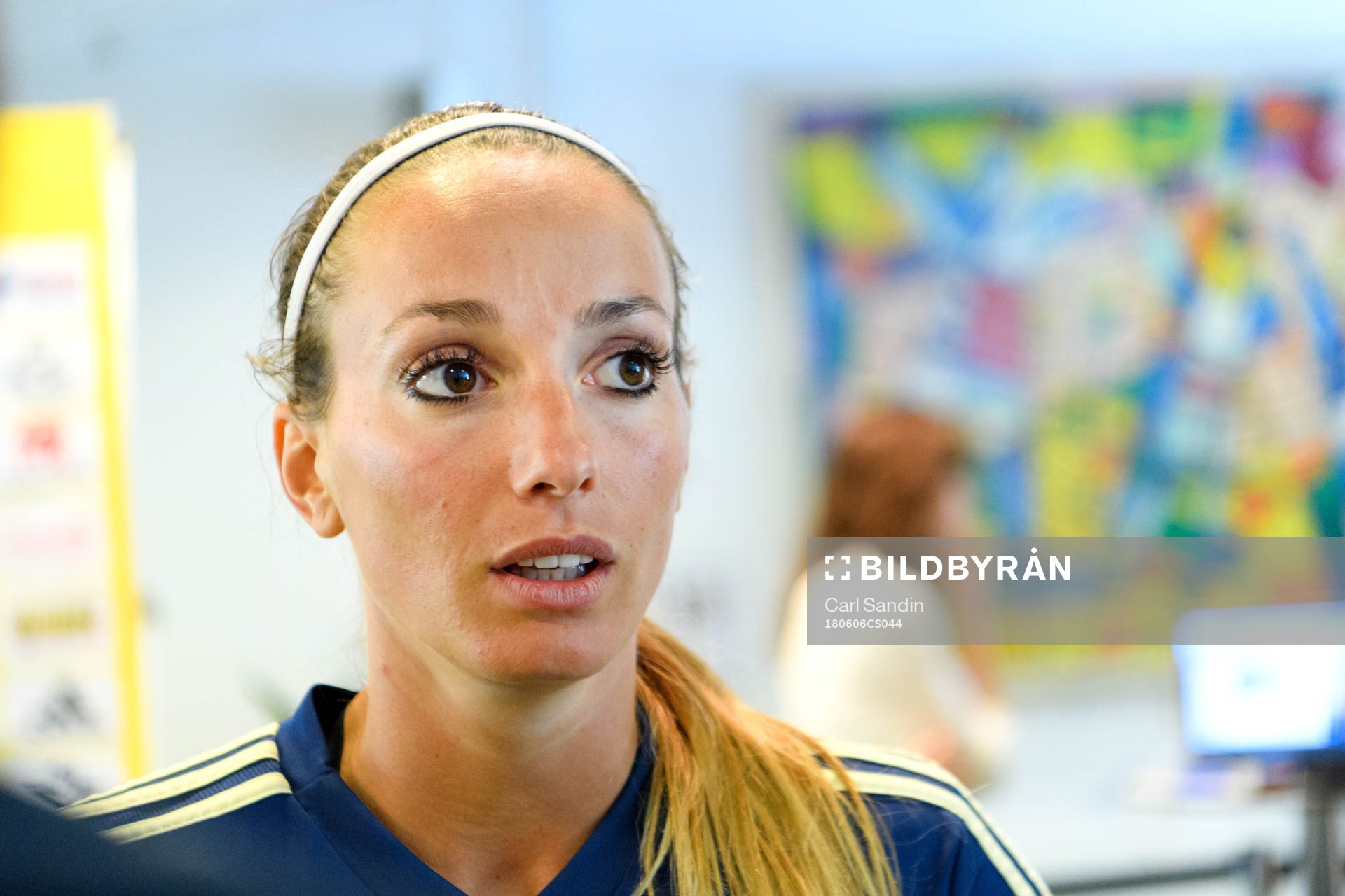 Kosovare Asllani blir intervjuad efter en träning med det svenska damlandslaget i fotboll den 6 juni 2018 i Göteborg.