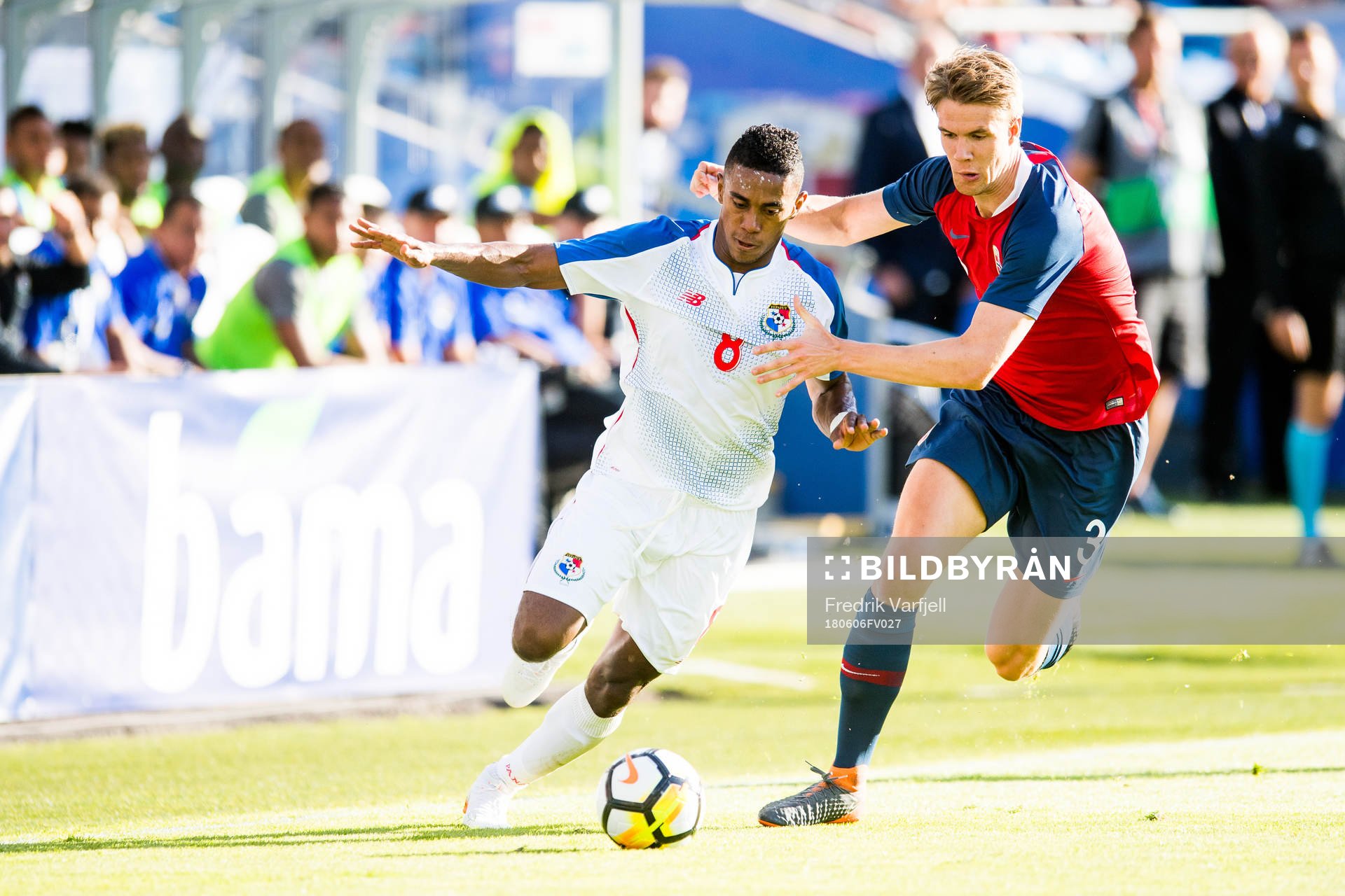 Edgar Yoel Bárcenas of Panama and Kristoffer Ajer of Norway