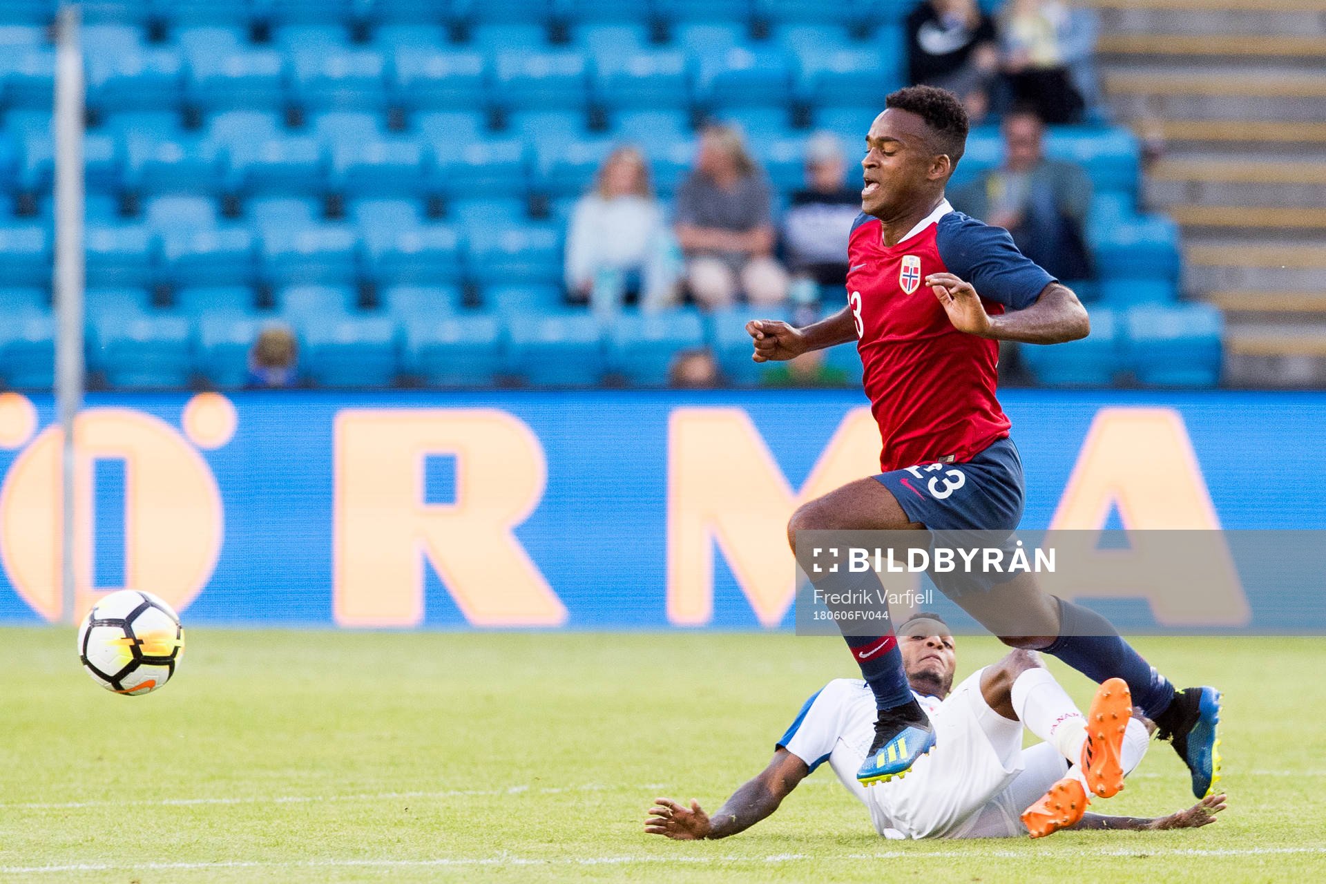 Alberto Quintero of Panama and Ola Kamara of Norway