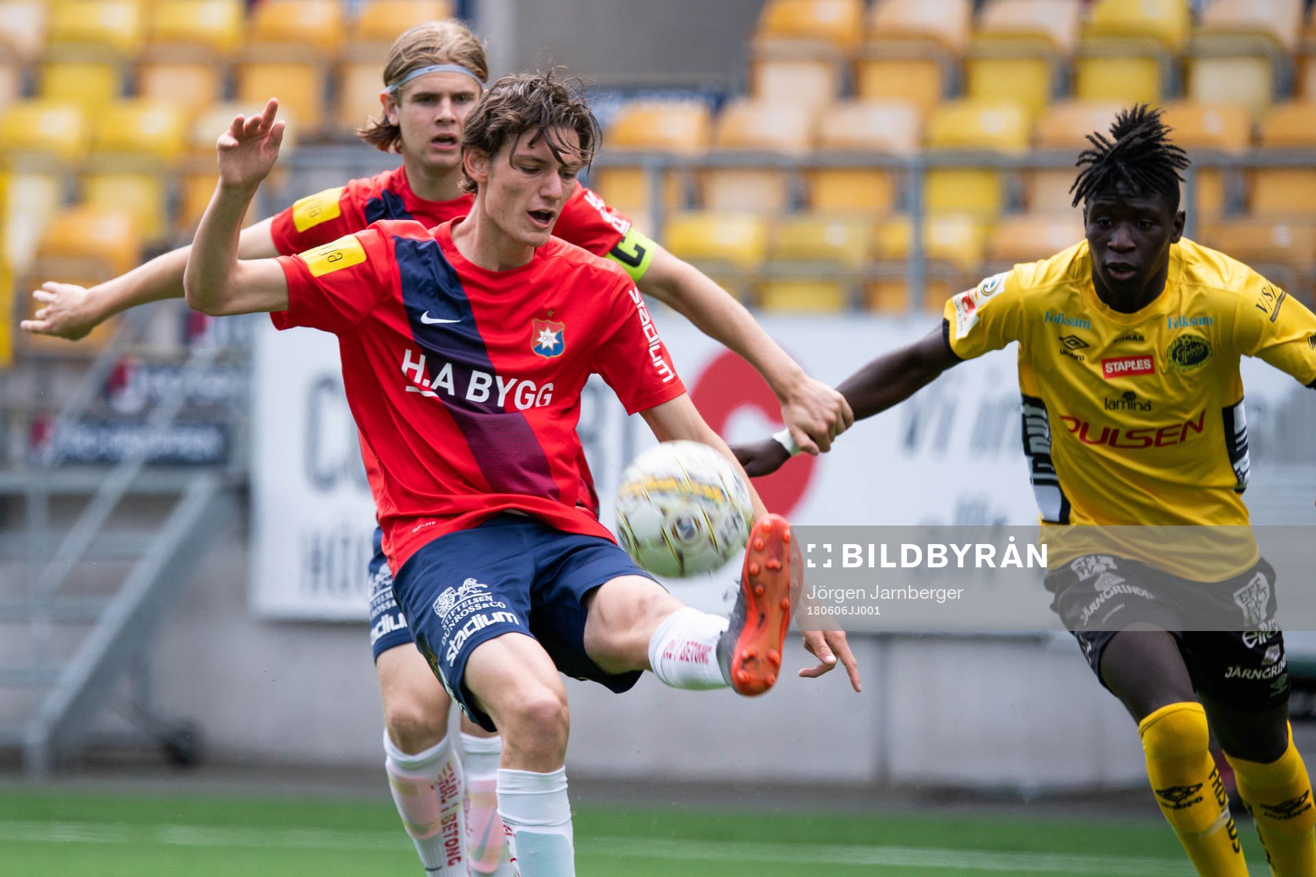 Örgrytes Max Vinberg och Elfsborgs Musa M'Benga