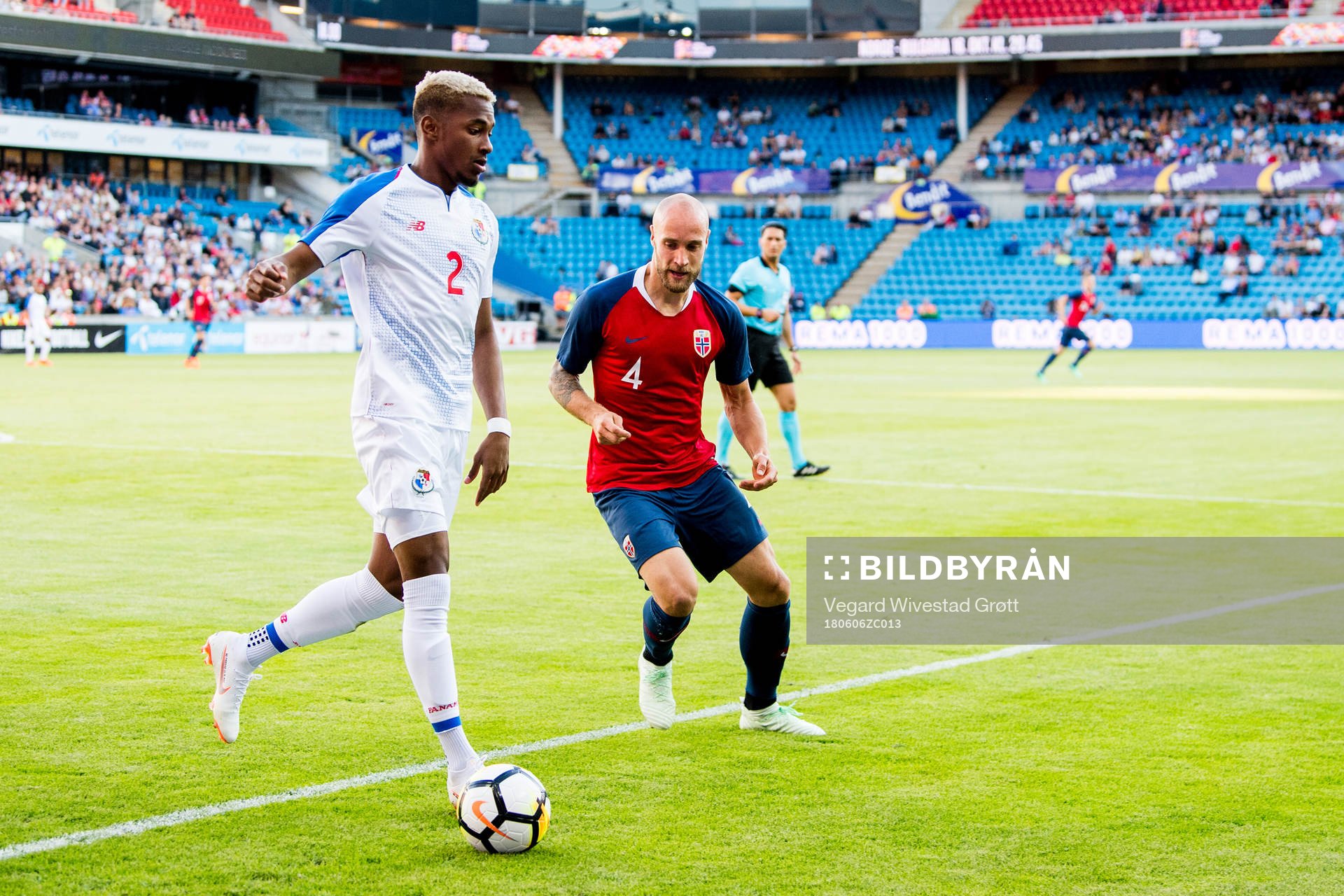 Micael Amir Murillo of Panama and Tore Reginiussen of Norway