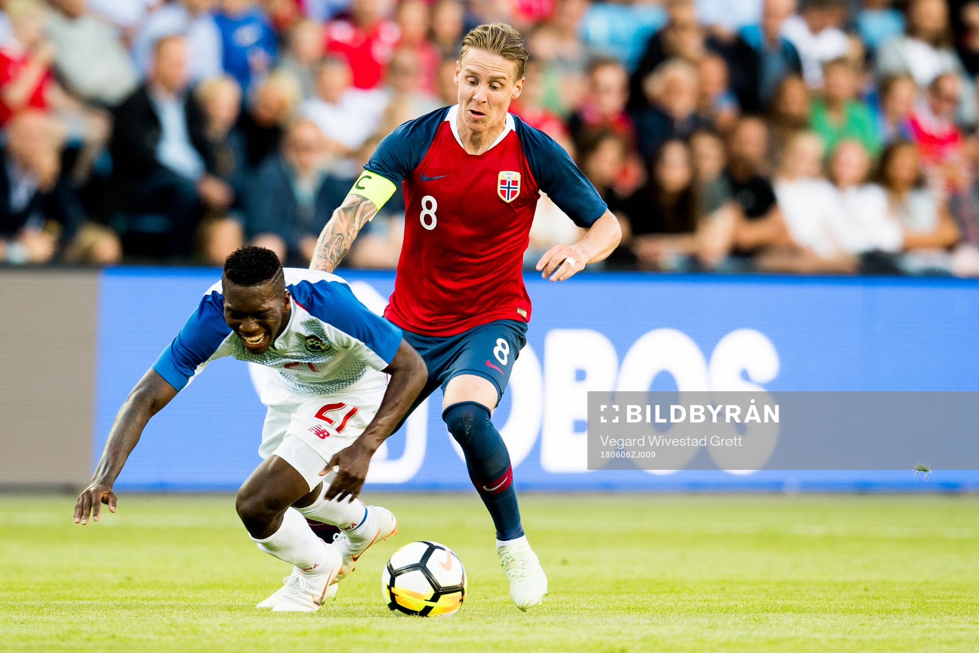 José Luis Rodríguez of Panama and Stefan Johansen of