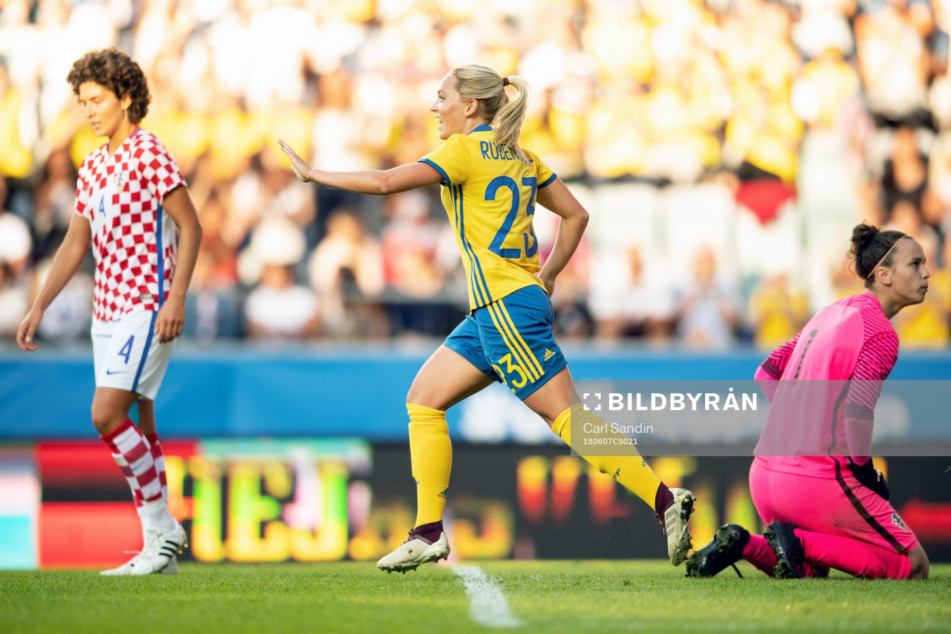 Sveriges Elin Rubensson jublar