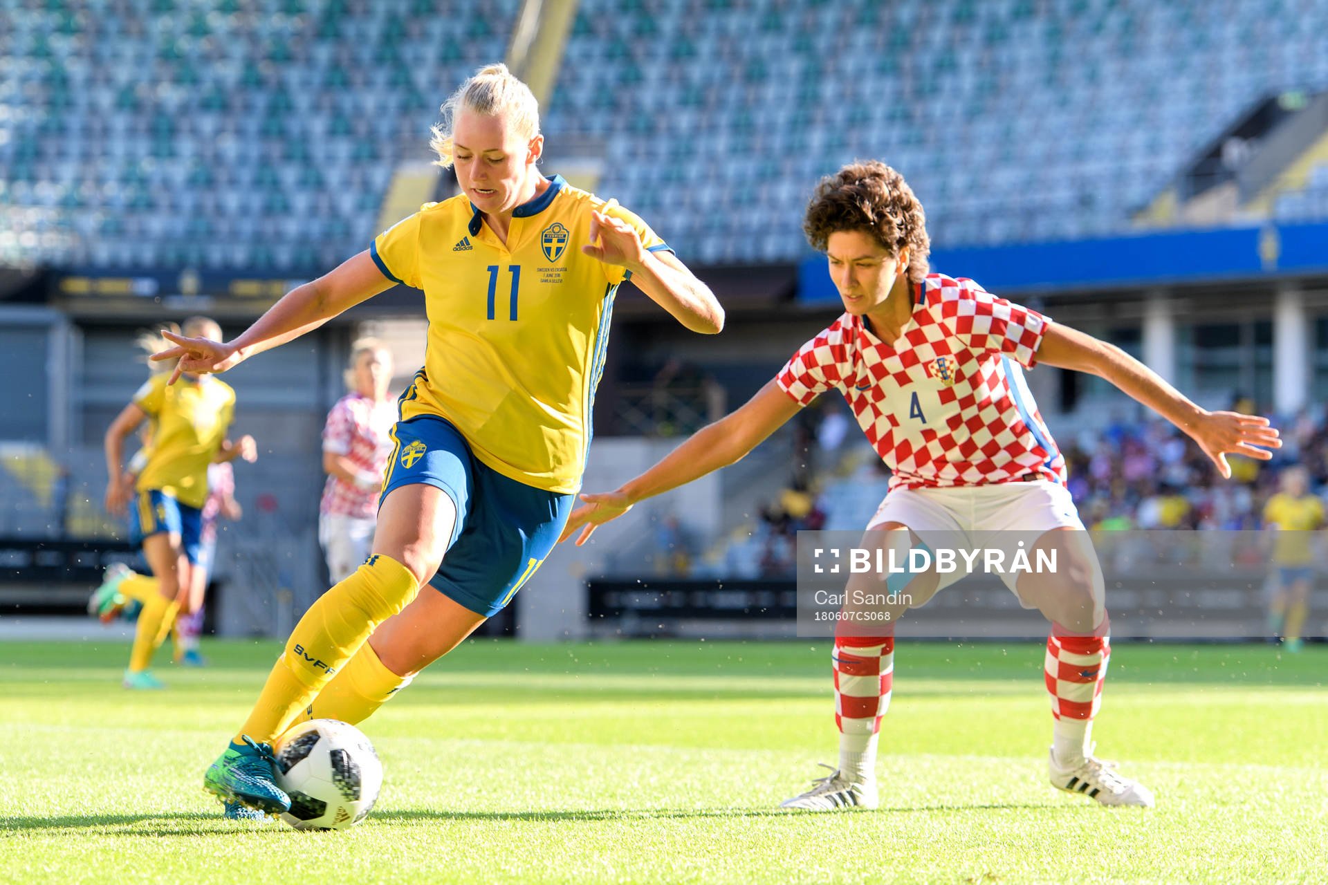  Sveriges Stina Blackstenius och Kroatiens Leonarda Balog