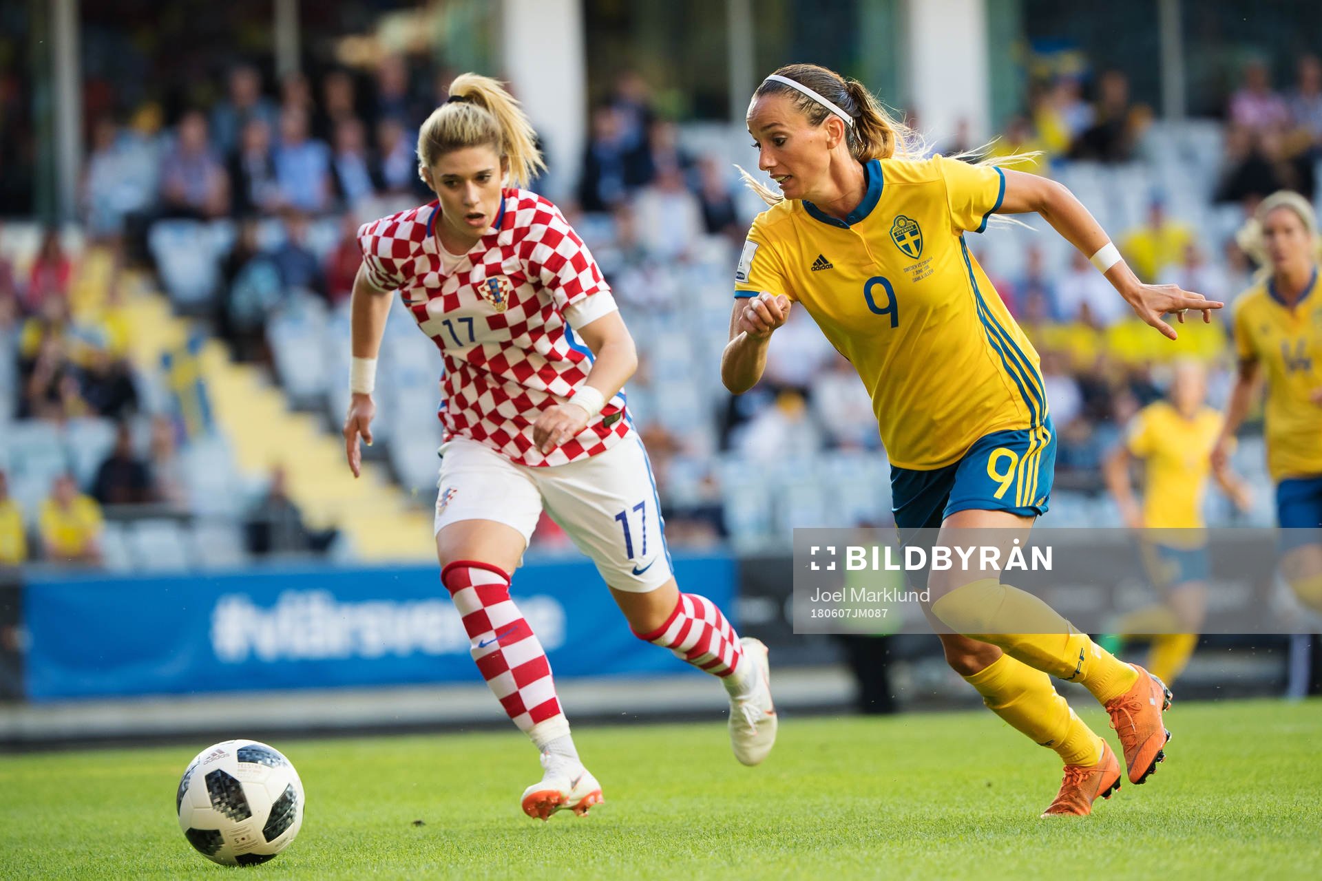 Kroatiens Monika Conjar och Sveriges Kosovare Asllani