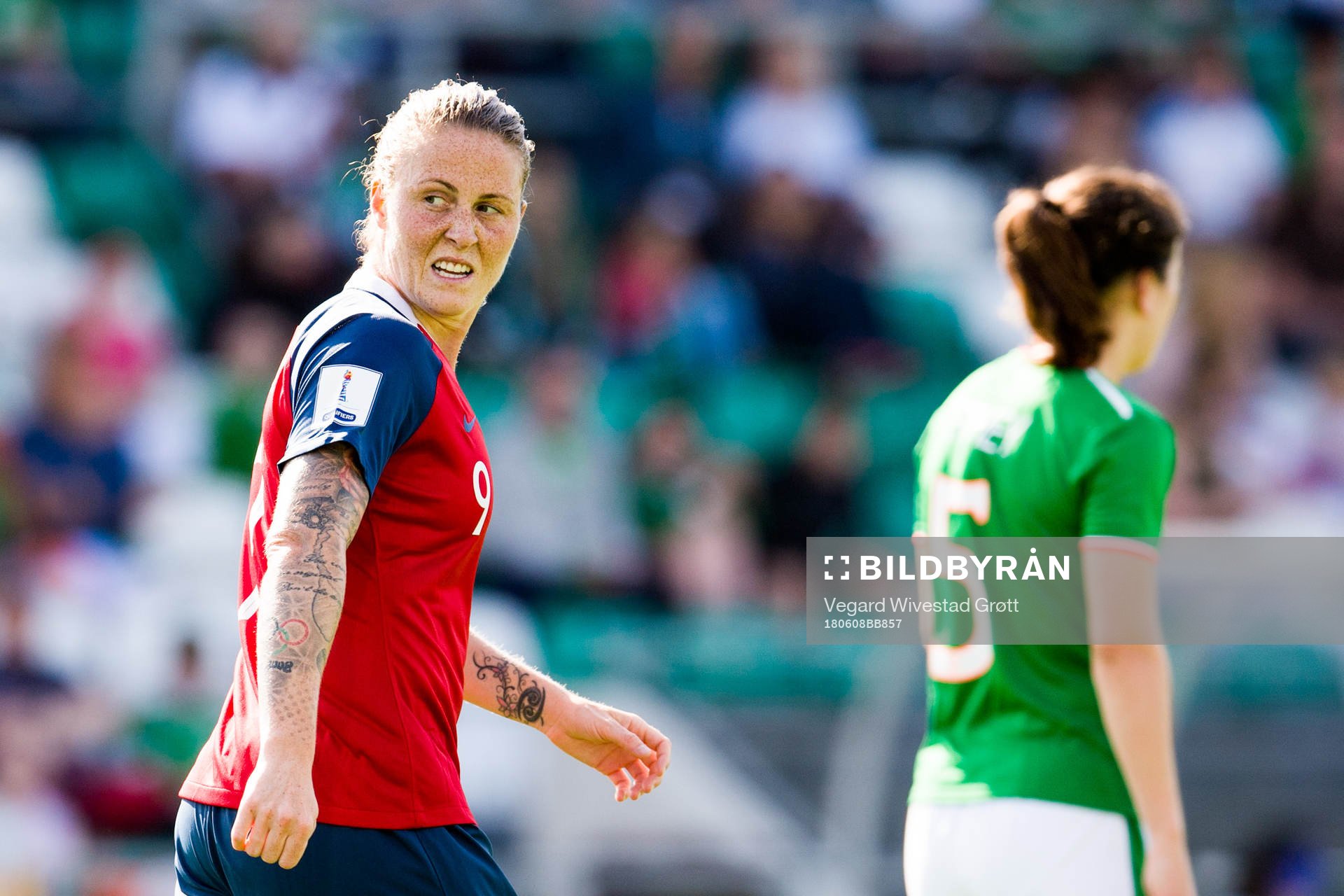Isabell Lehn Herlovsen of Norway and Niamh Fahey of Ireland