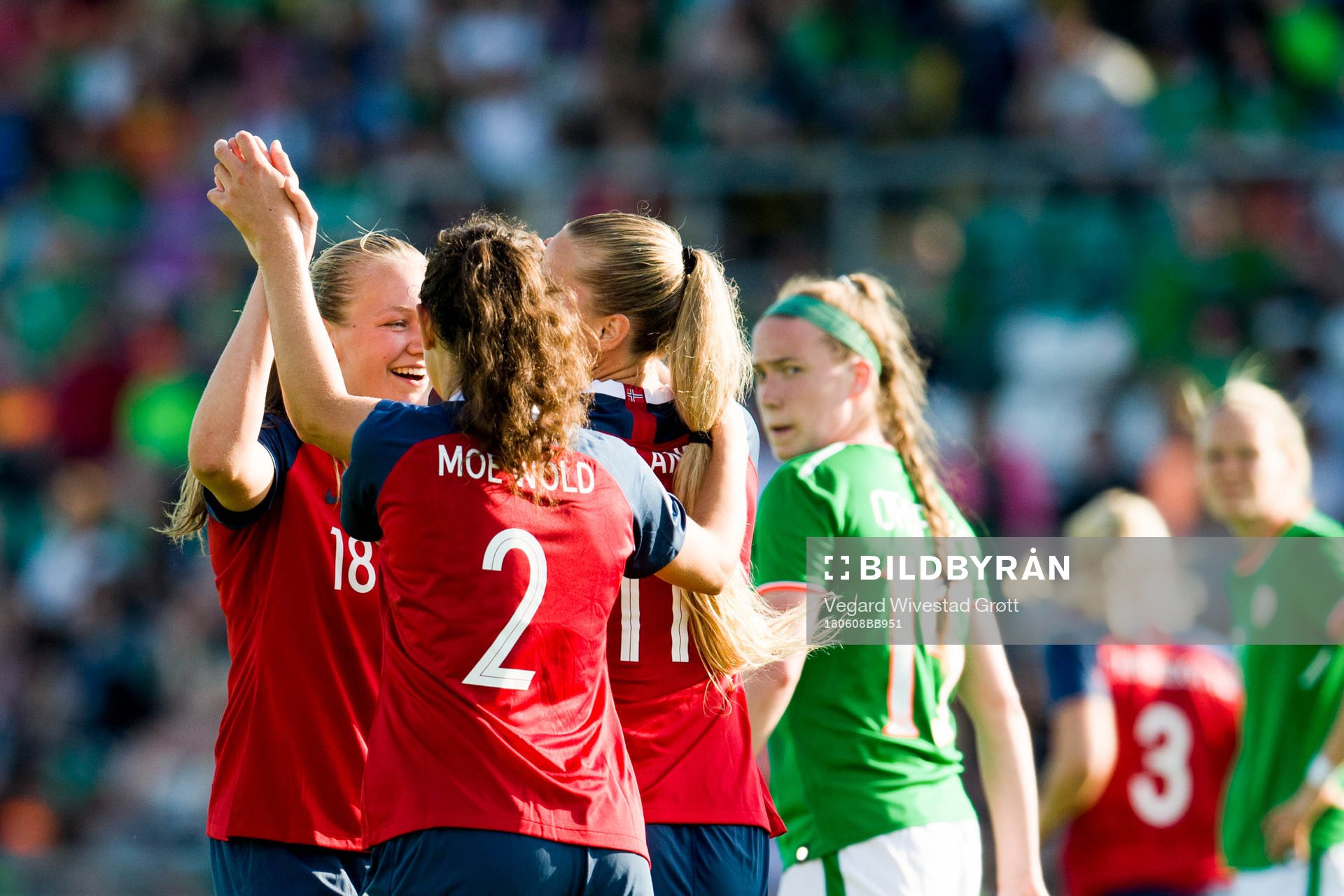 Frida Leonhardsen Maanum of Norway, Ingrid Moe Wold of