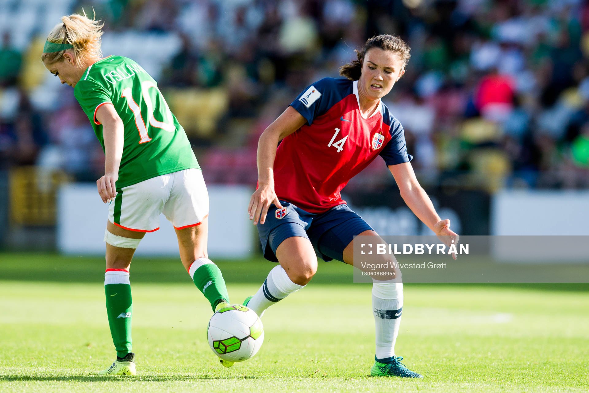 Denise O’Sullivan of Ireland and Ingrid Syrstad Engen of
