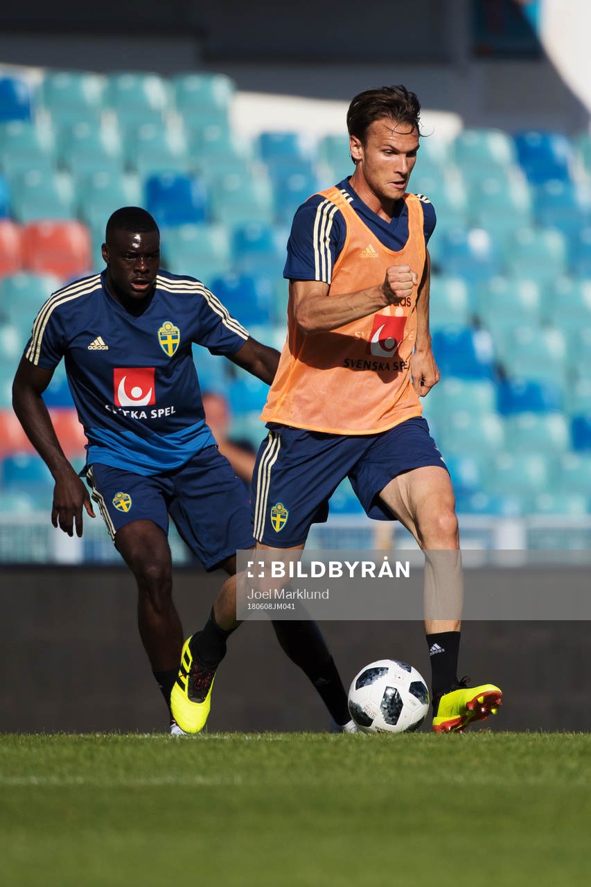 Ken Sema och Albin Ekdal under Sveriges fotbollslandslags träning den 8 juni 2018 i Göteborg.