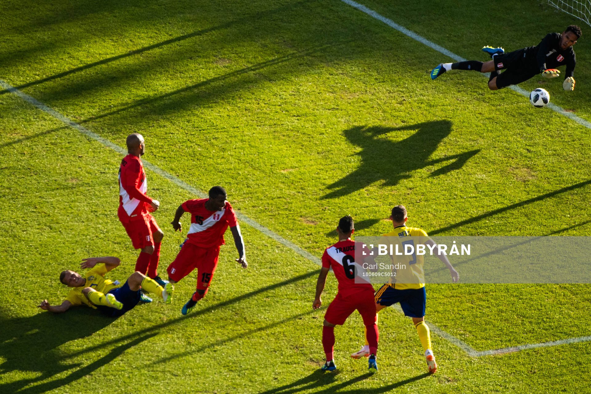 goalkeeper Pedro Gallese of Peru with a save