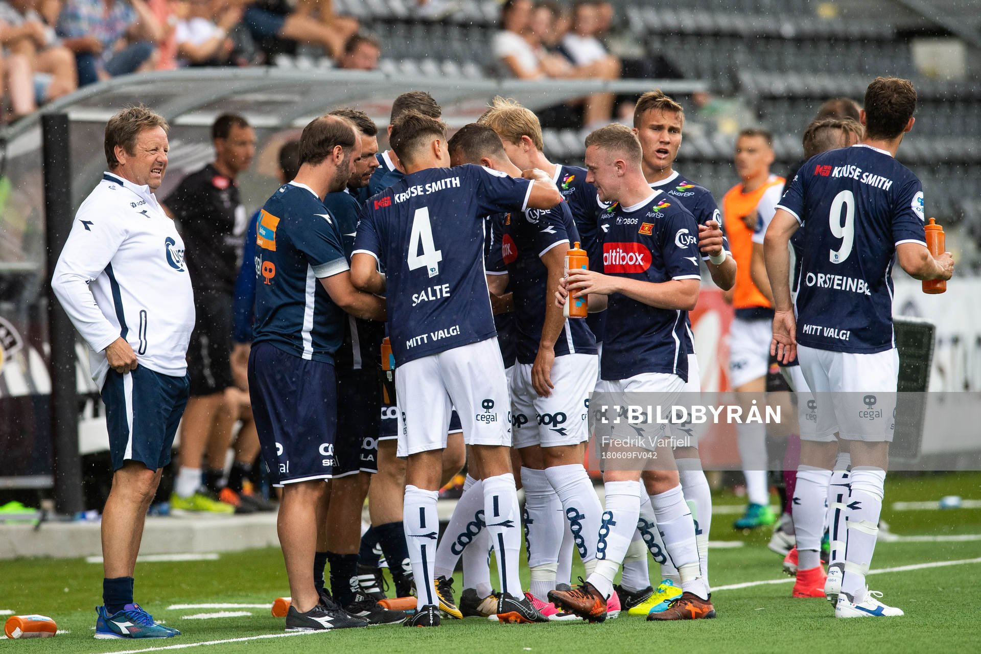 Bjarne Berntsen, head coach of Viking, standing next to his
