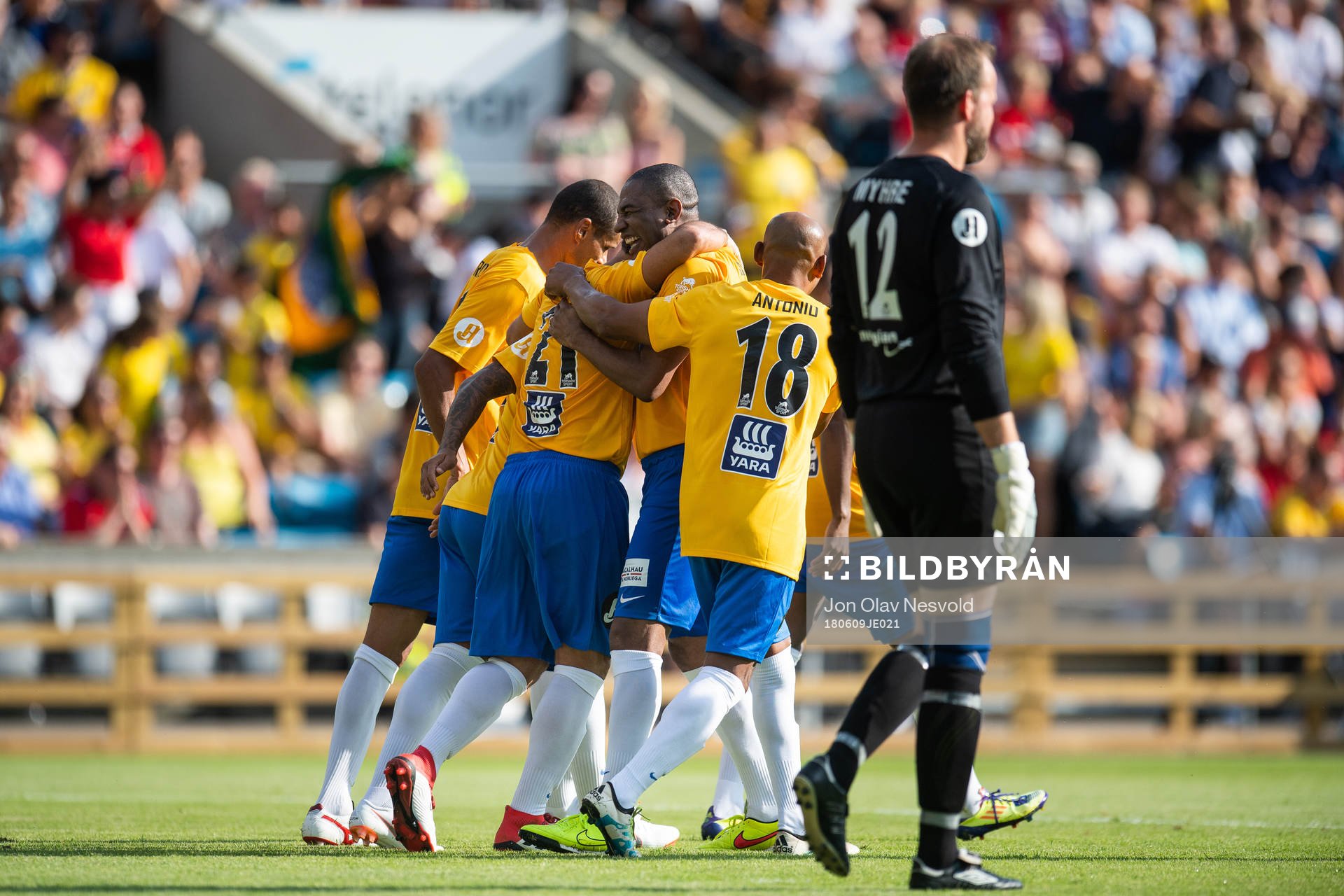 Edmundo of Brazil celebrates with team mates