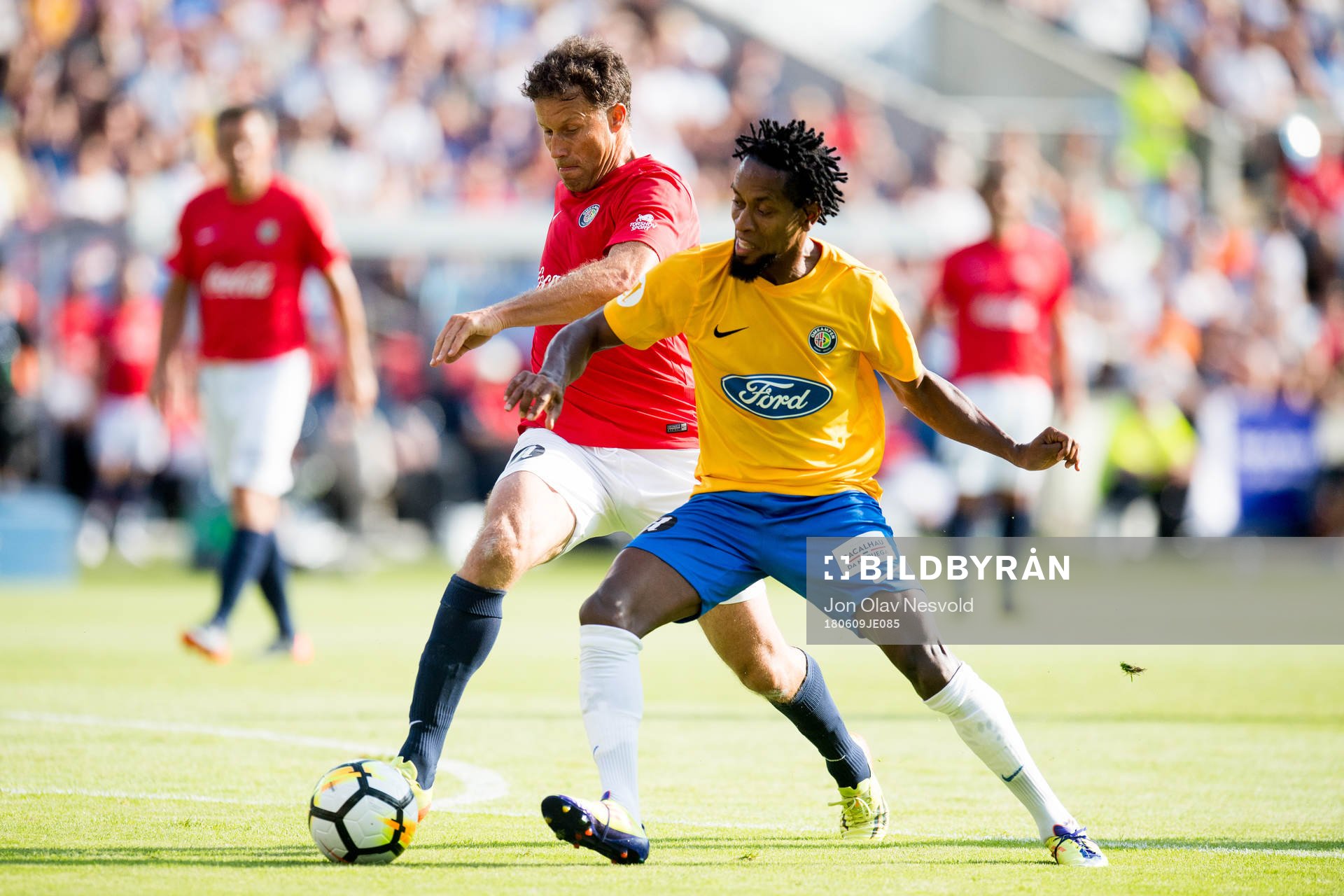 Ronny Johnsen of Norway and Zé Roberto of Brazil during the Omkampen match between Norway 1998 and Brazil 1998 on June 9, 2018 in Oslo.