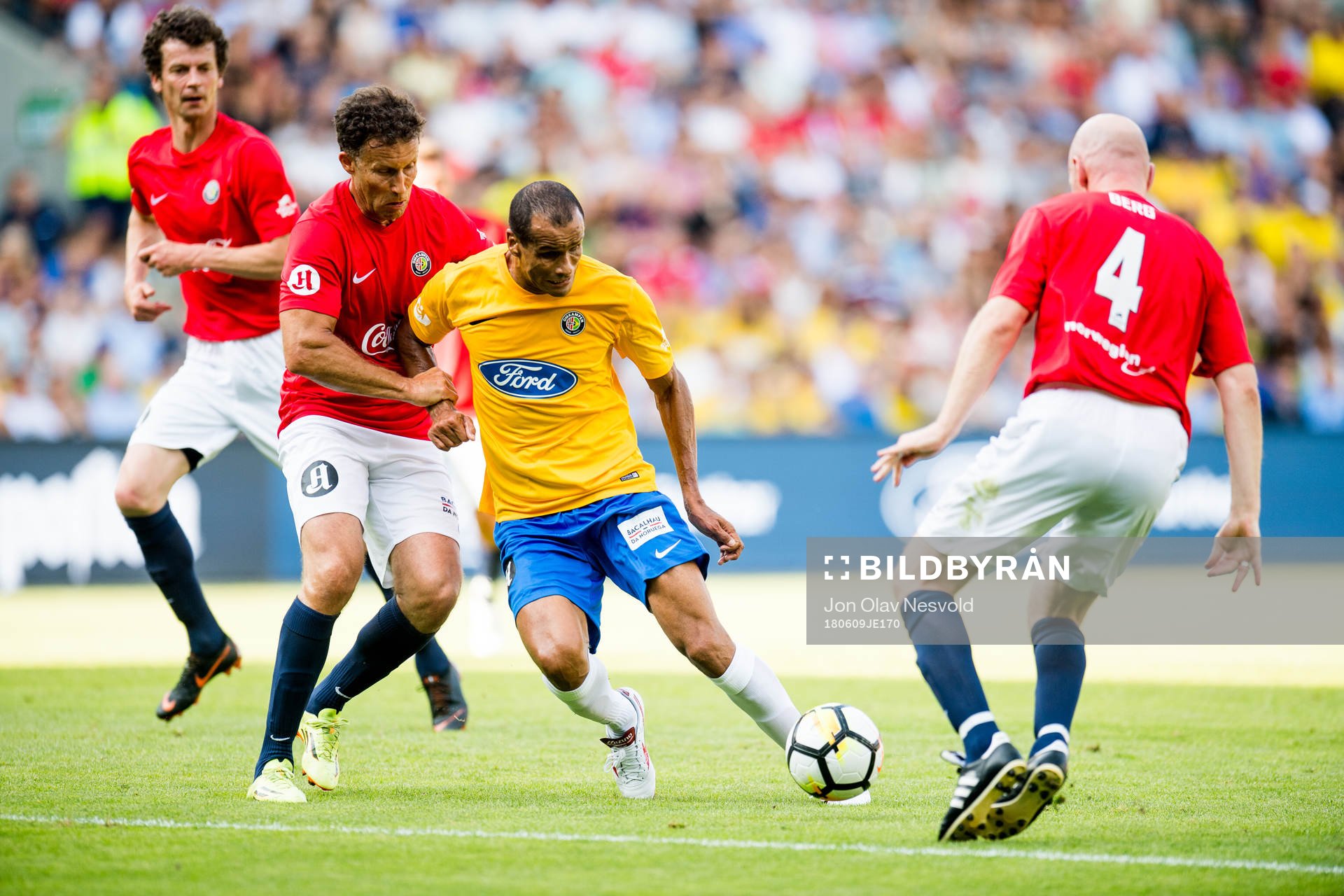 Ronny Johnsen of Norway, Rivaldo of Brazil and Henning Berg of Norway during the Omkampen match between Norway 1998 and Brazil 1998 on June 9, 2018 in Oslo.
