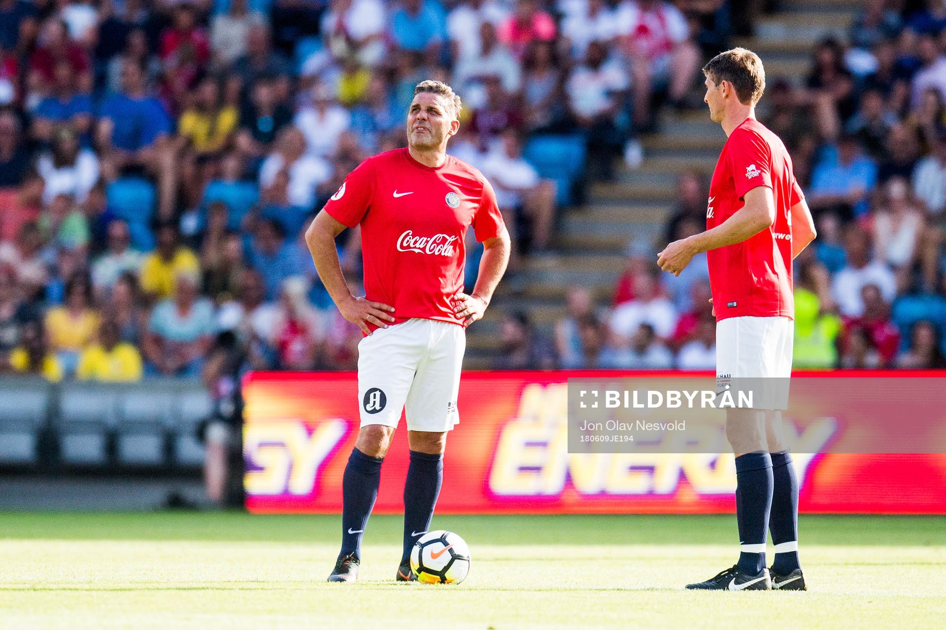 Håvard Flo and Tore André Flo of Norway look dejected