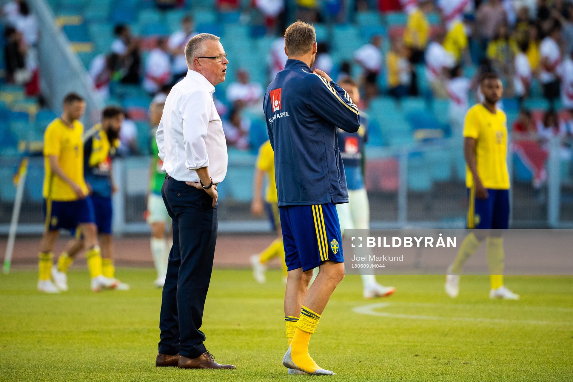 Janne Andersson, head coach of Sweden and Ola Toivonen of