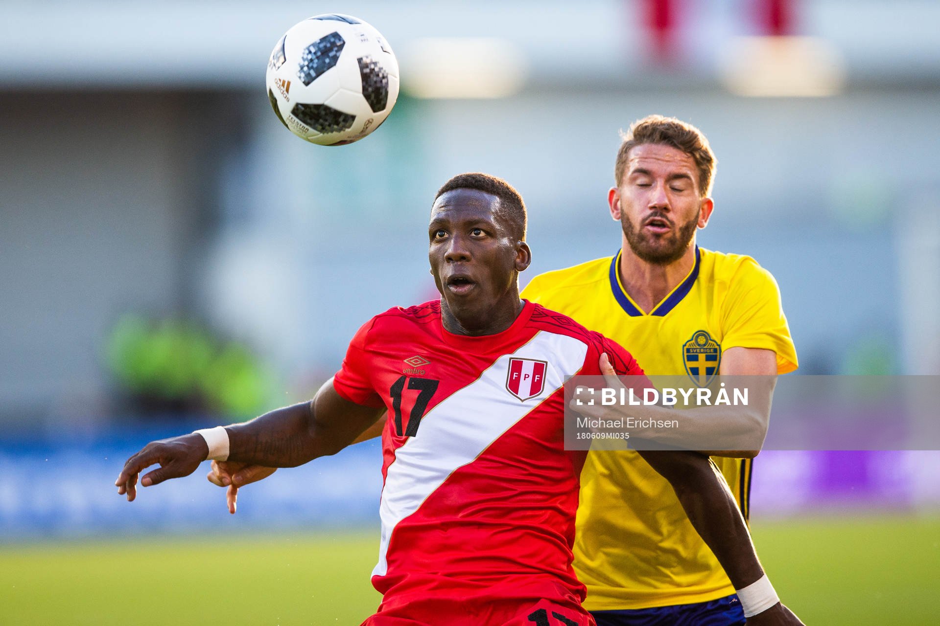 Luis Advincula of Peru and Marcus Rohdén of Sweden