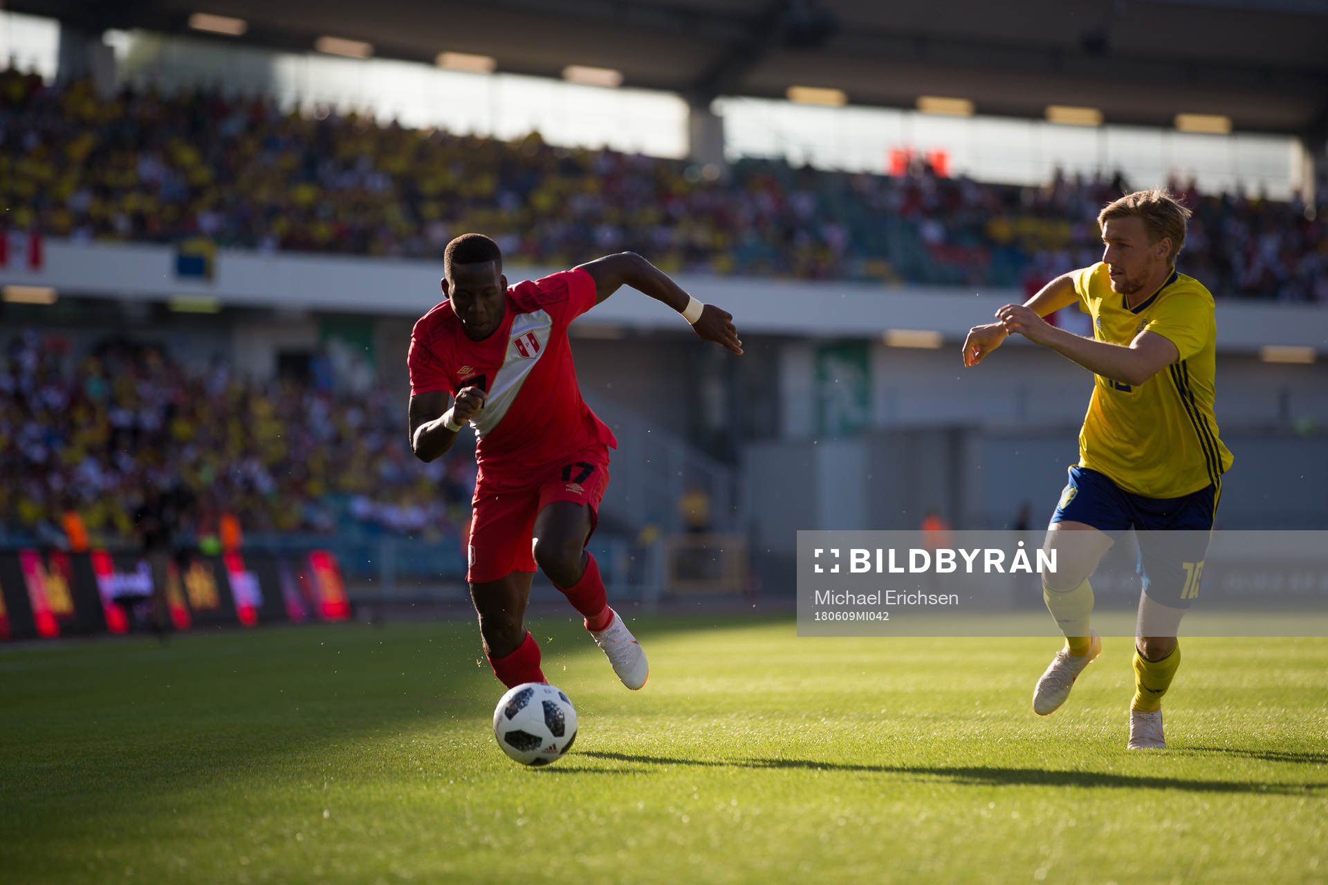 Luis Advincula of Peru and Emil Forsberg of Sweden